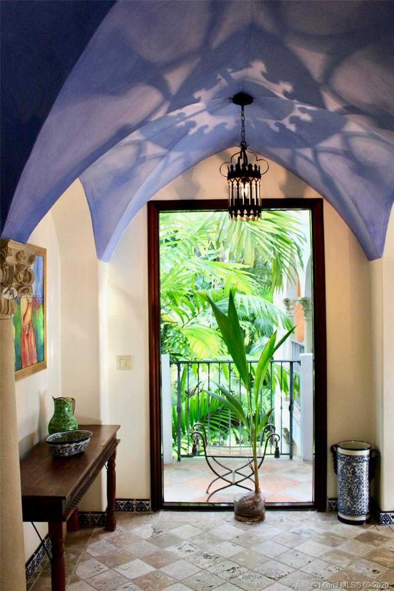 Small Image of 385 RIDGEWOOD RD, Key Biscayne Number 9