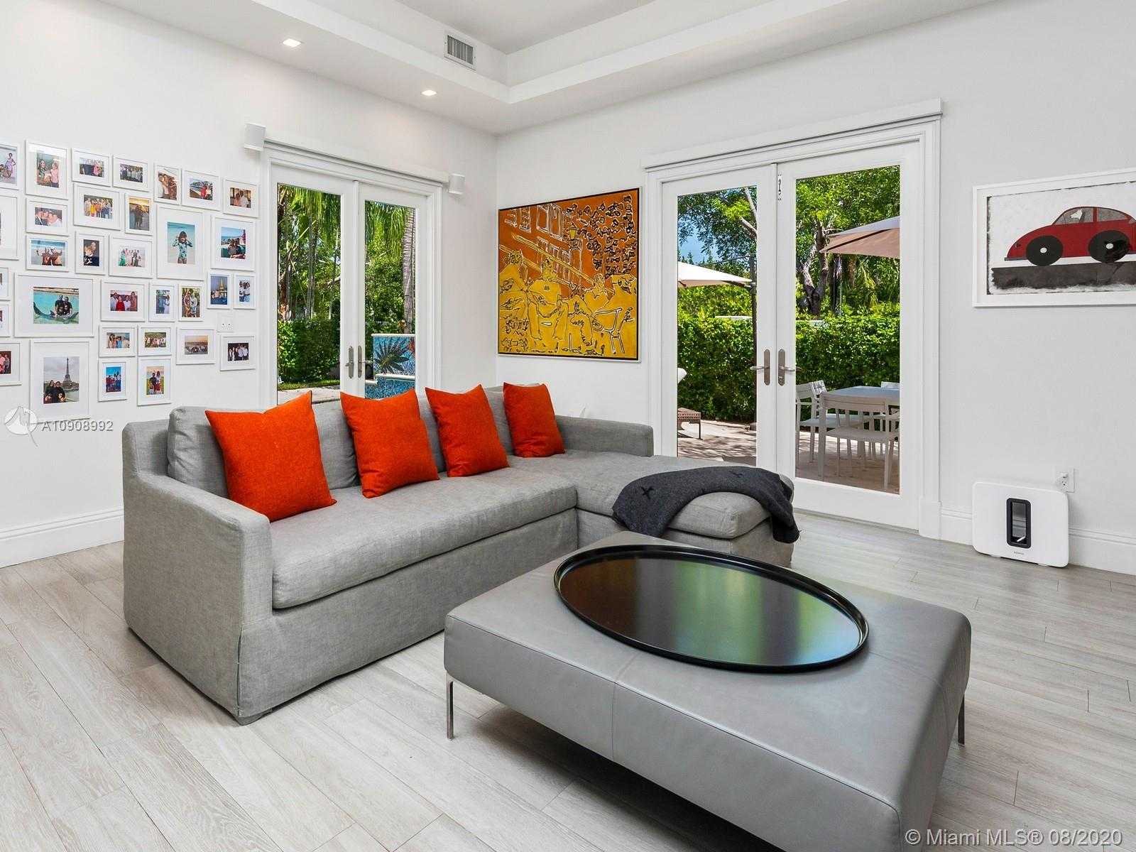 Small Image of 16 TURTLE WALK, Key Biscayne Number 10
