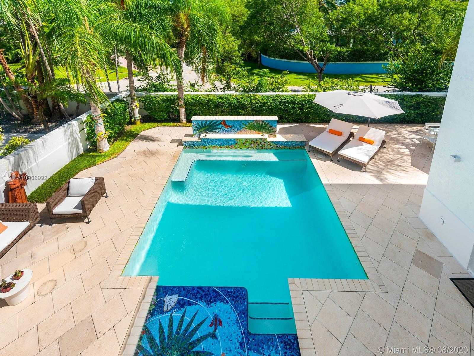 Small Image of 16 TURTLE WALK, Key Biscayne Number 2