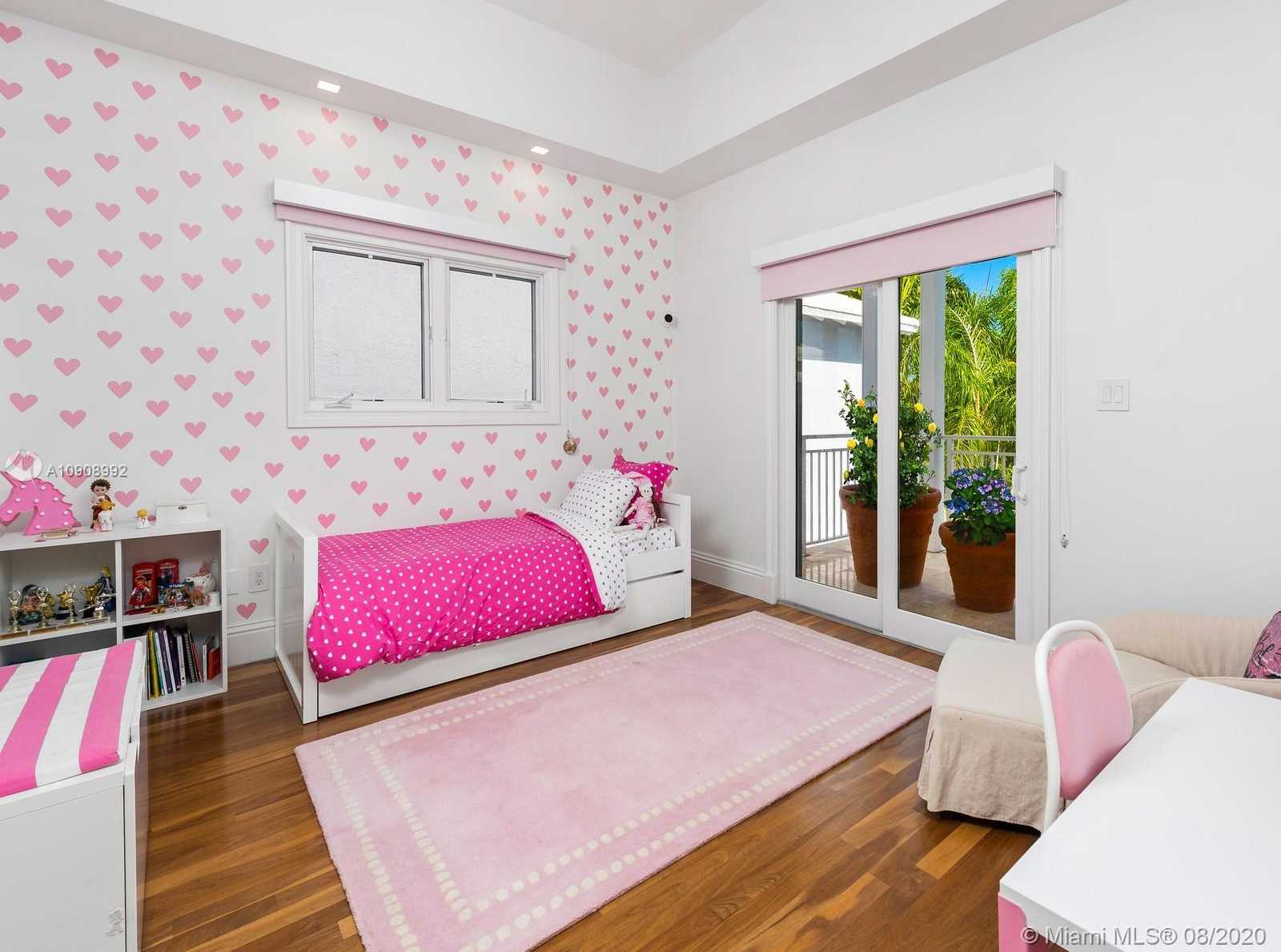 Small Image of 16 TURTLE WALK, Key Biscayne Number 32