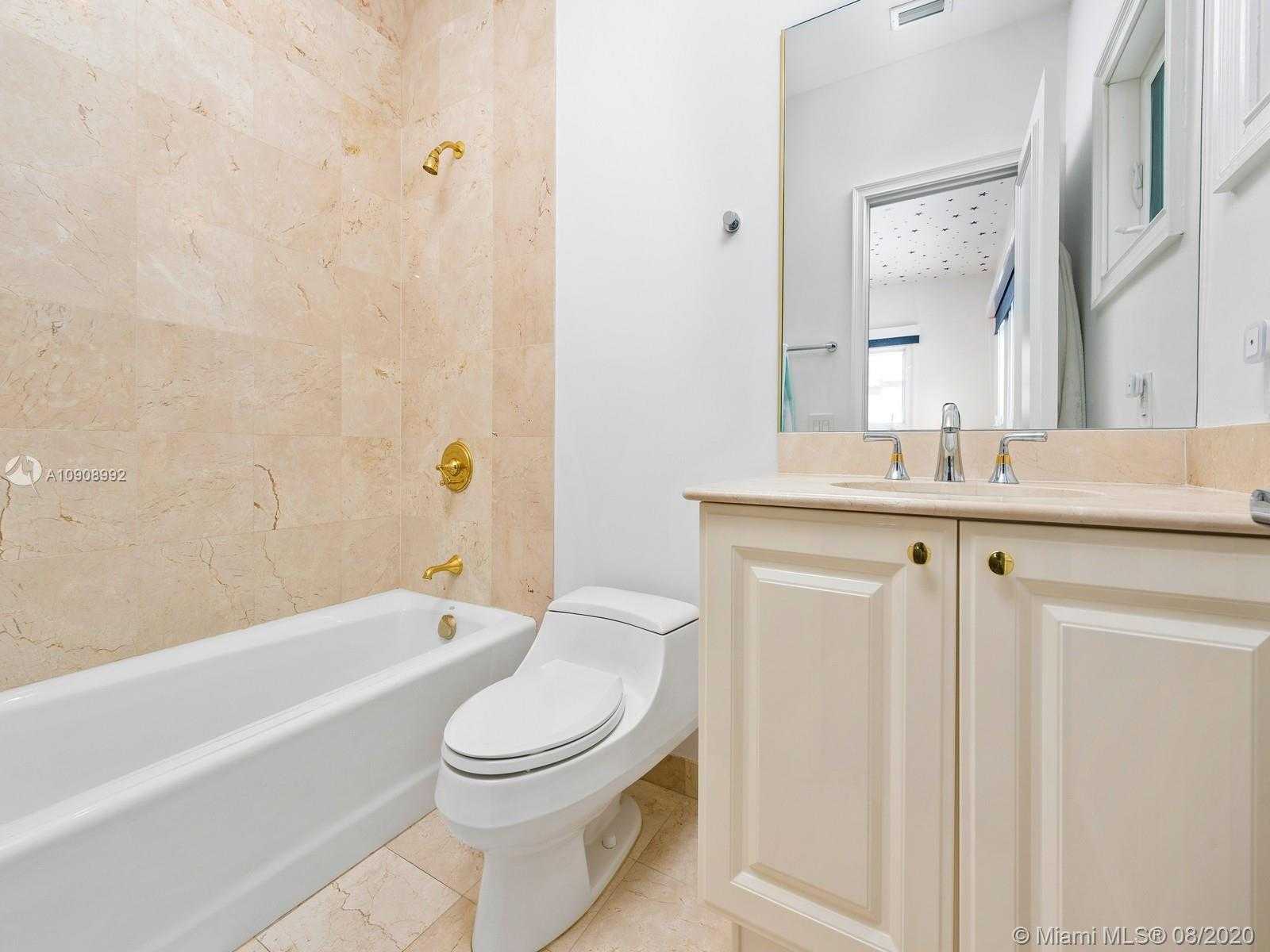 Small Image of 16 TURTLE WALK, Key Biscayne Number 37