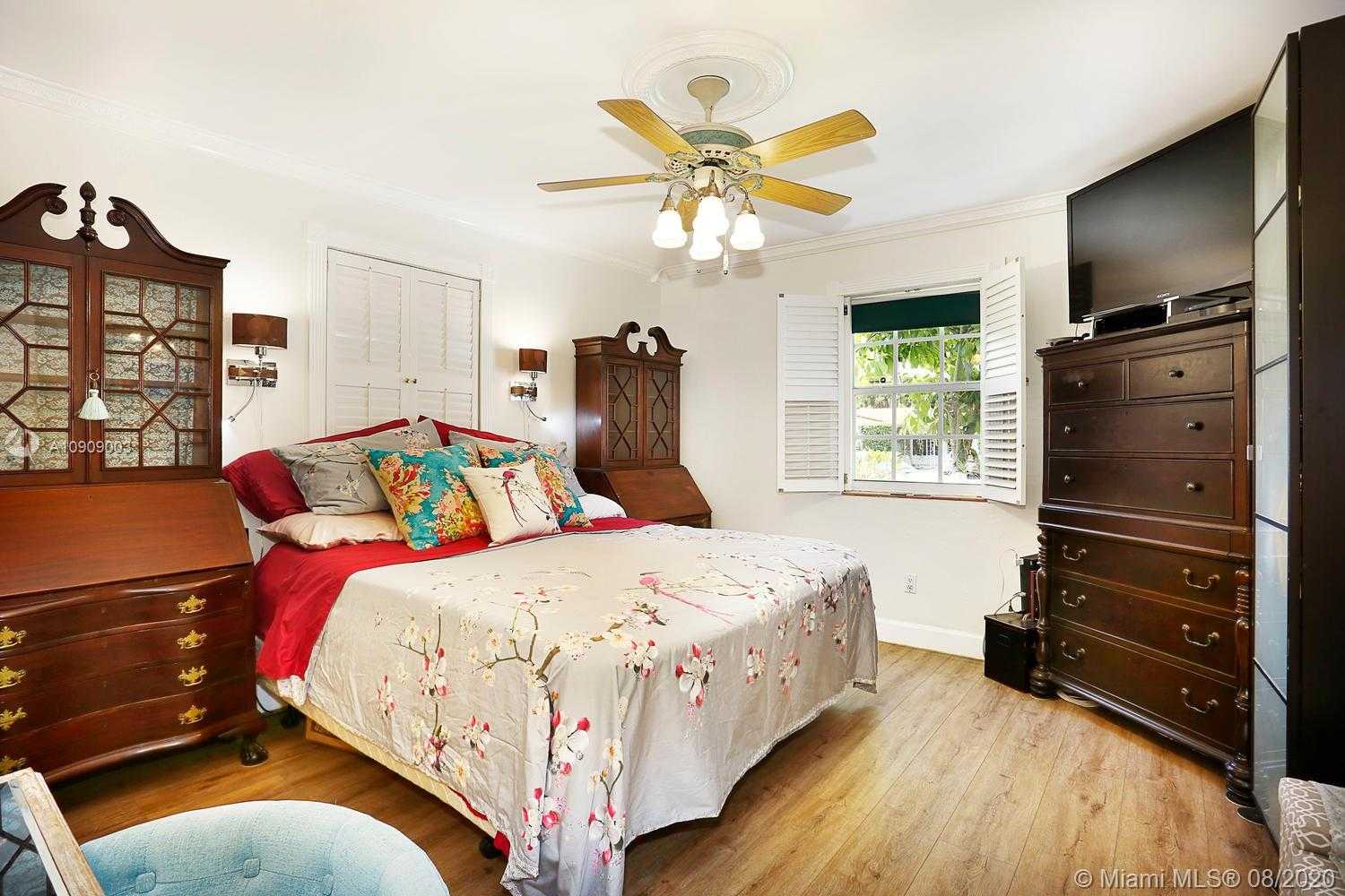 Small Image of 1743 SOUTH WEST 24TH TER, Miami Number 13