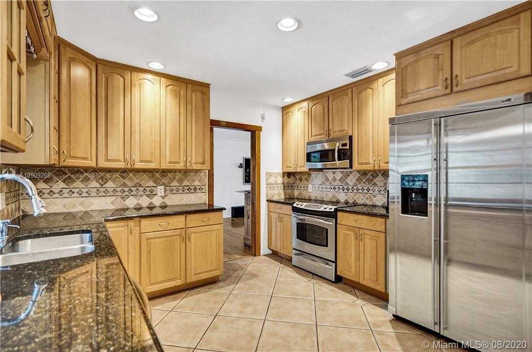 Small Image of 2509 NORTH EAST 35TH DR, Fort Lauderdale Number 4