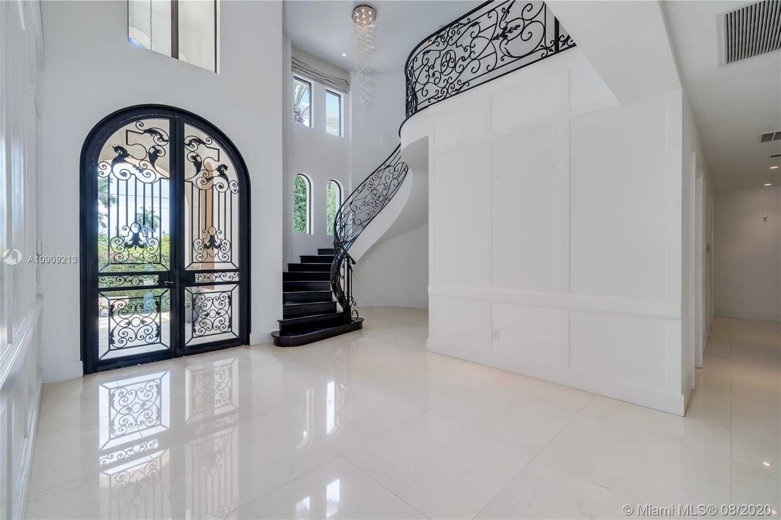 Small Image of 9440 WEST BROADVIEW DR, Bay Harbor Islands Number 16