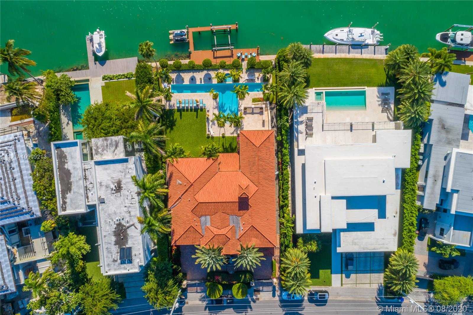 Small Image of 9440 WEST BROADVIEW DR, Bay Harbor Islands Number 2
