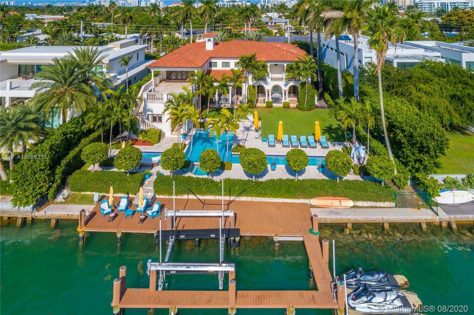 Small Image of 9440 WEST BROADVIEW DR, Bay Harbor Islands Number 4