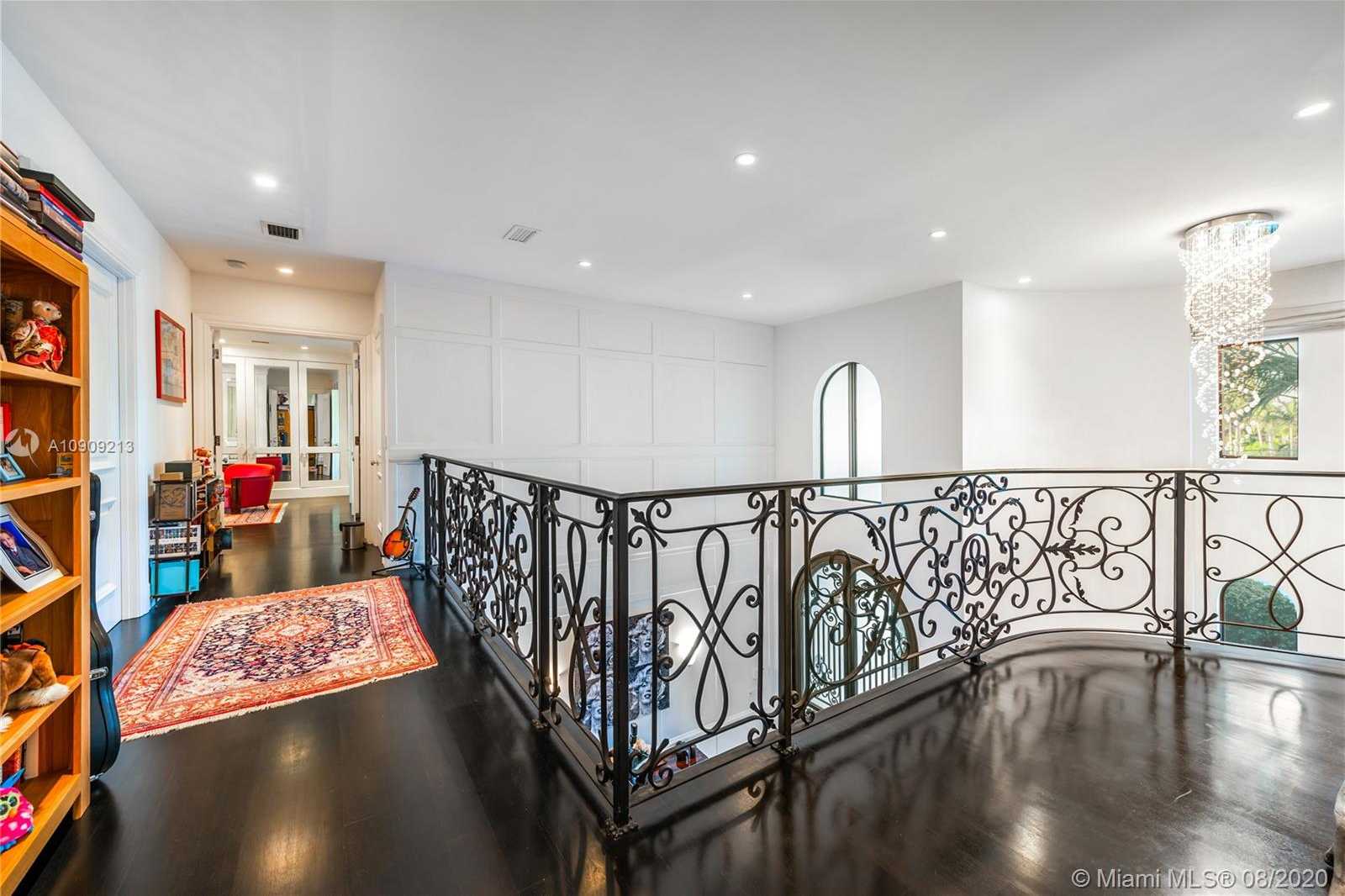 Small Image of 9440 WEST BROADVIEW DR, Bay Harbor Islands Number 46
