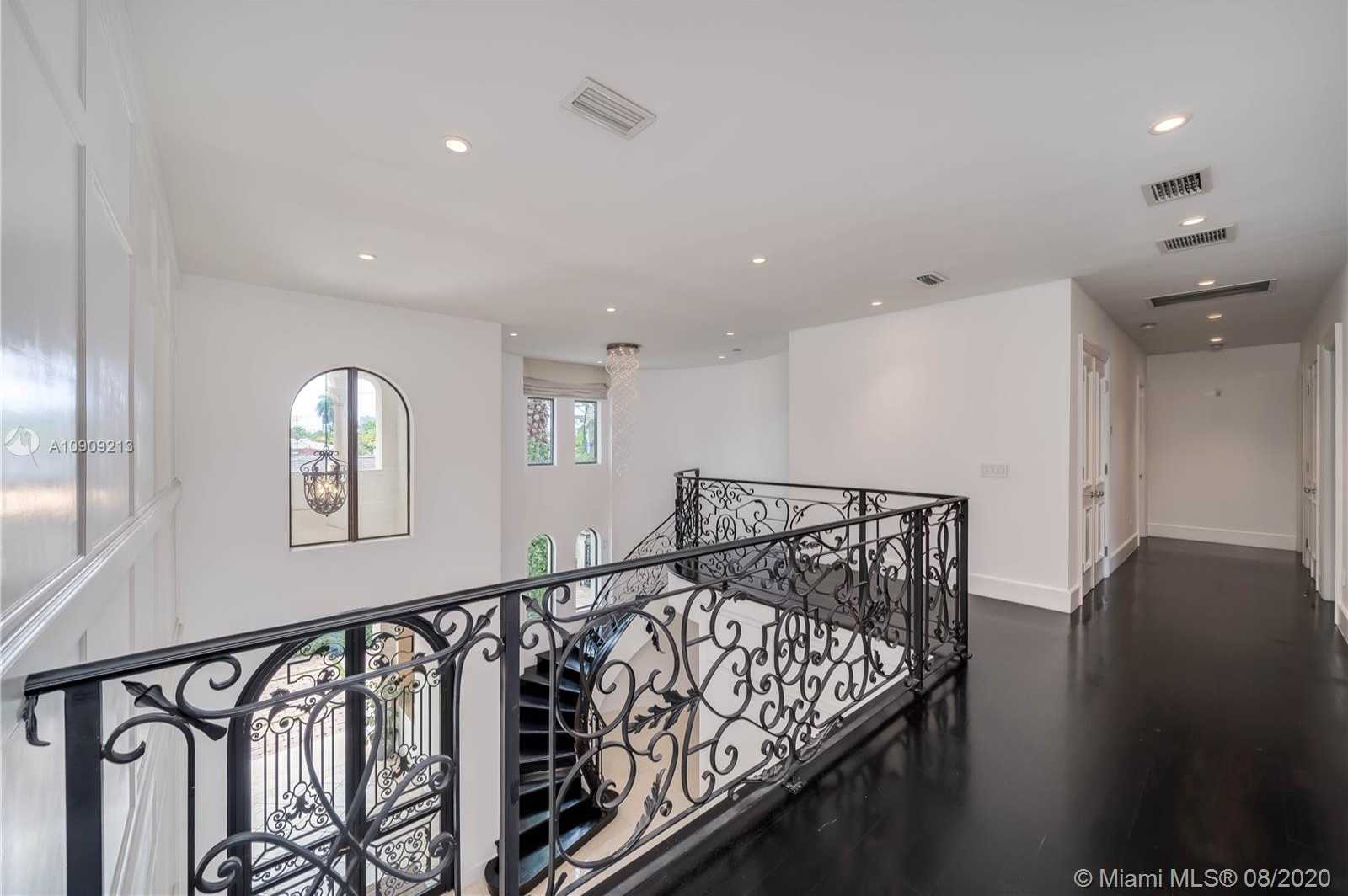 Small Image of 9440 WEST BROADVIEW DR, Bay Harbor Islands Number 47