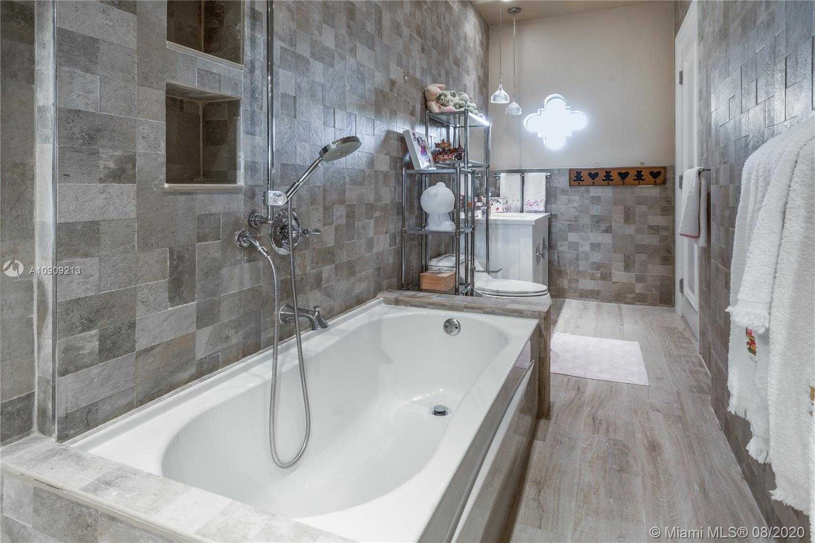 Small Image of 9440 WEST BROADVIEW DR, Bay Harbor Islands Number 68
