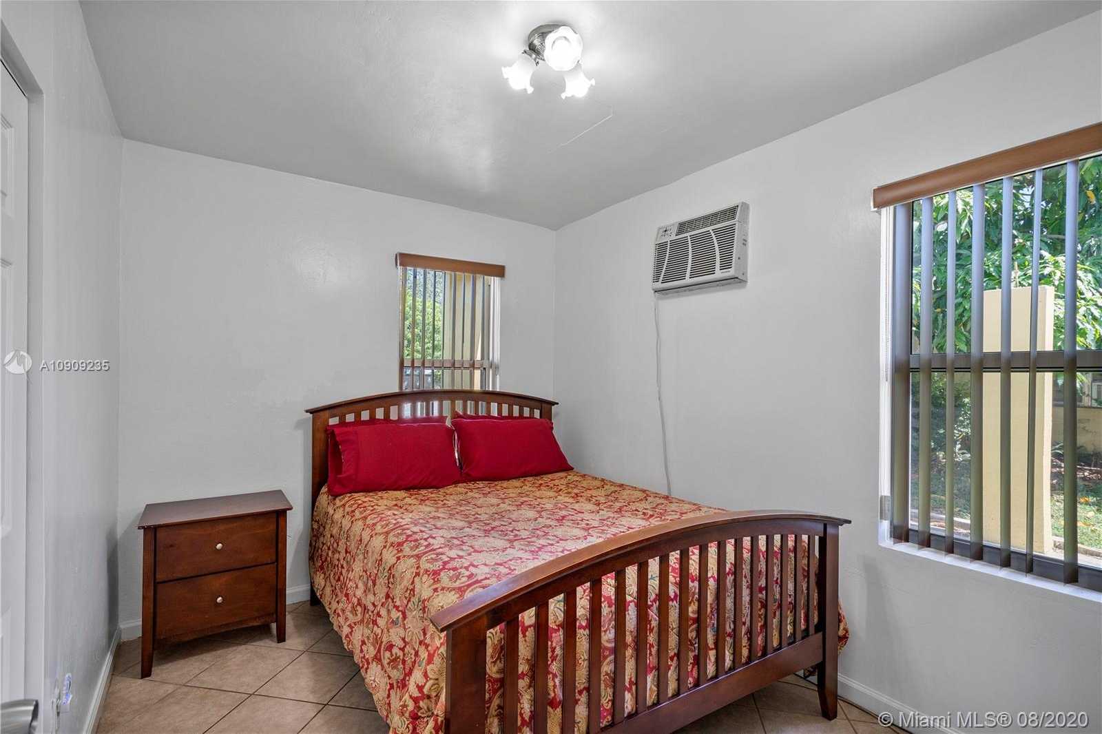 Small Image of 114 NORTH 56TH AVE, Hollywood Number 18