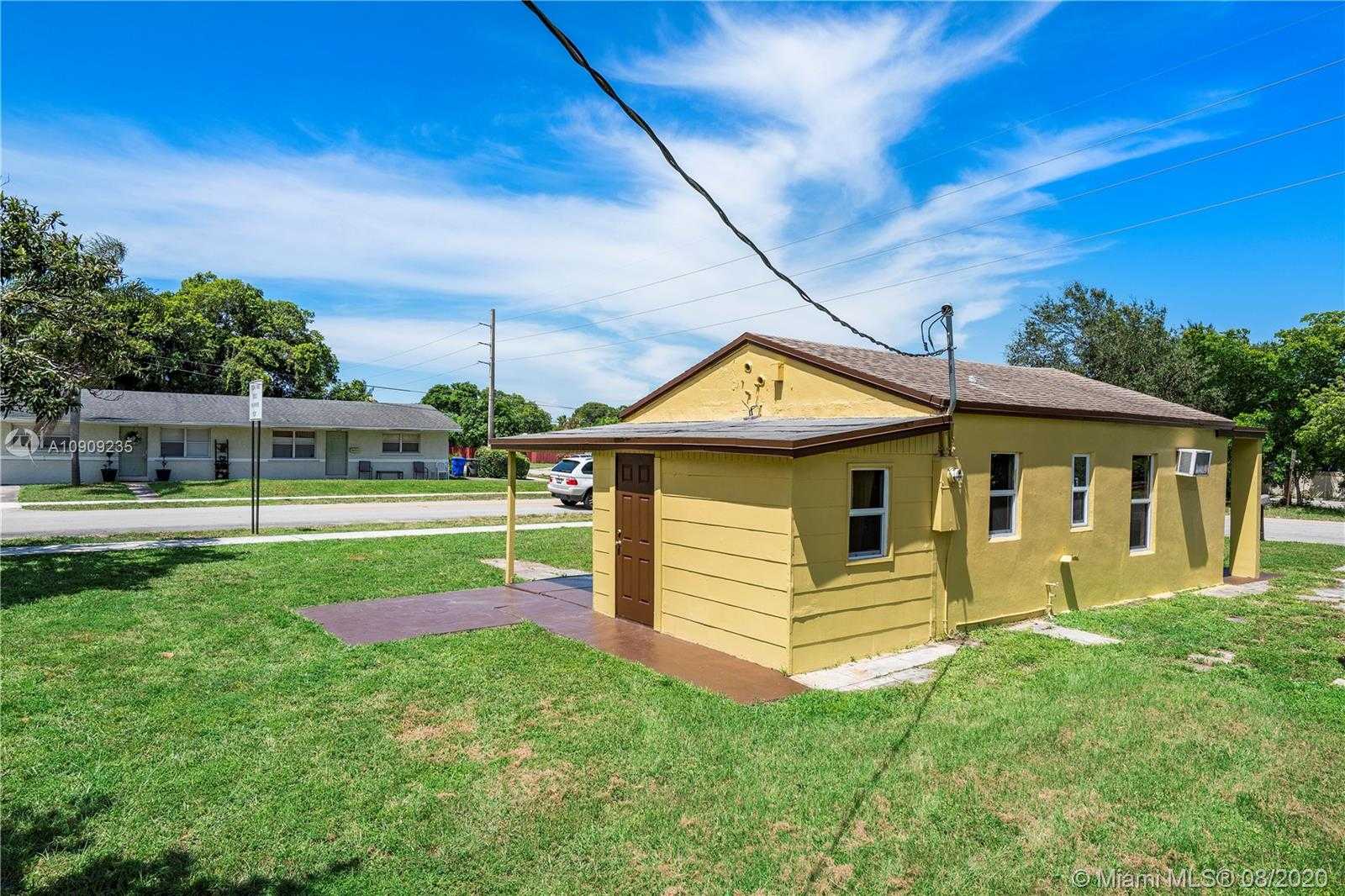 Small Image of 114 NORTH 56TH AVE, Hollywood Number 7