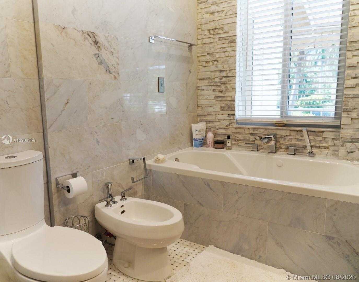 Small Image of 1775 WEST 24TH ST, Miami Beach Number 29