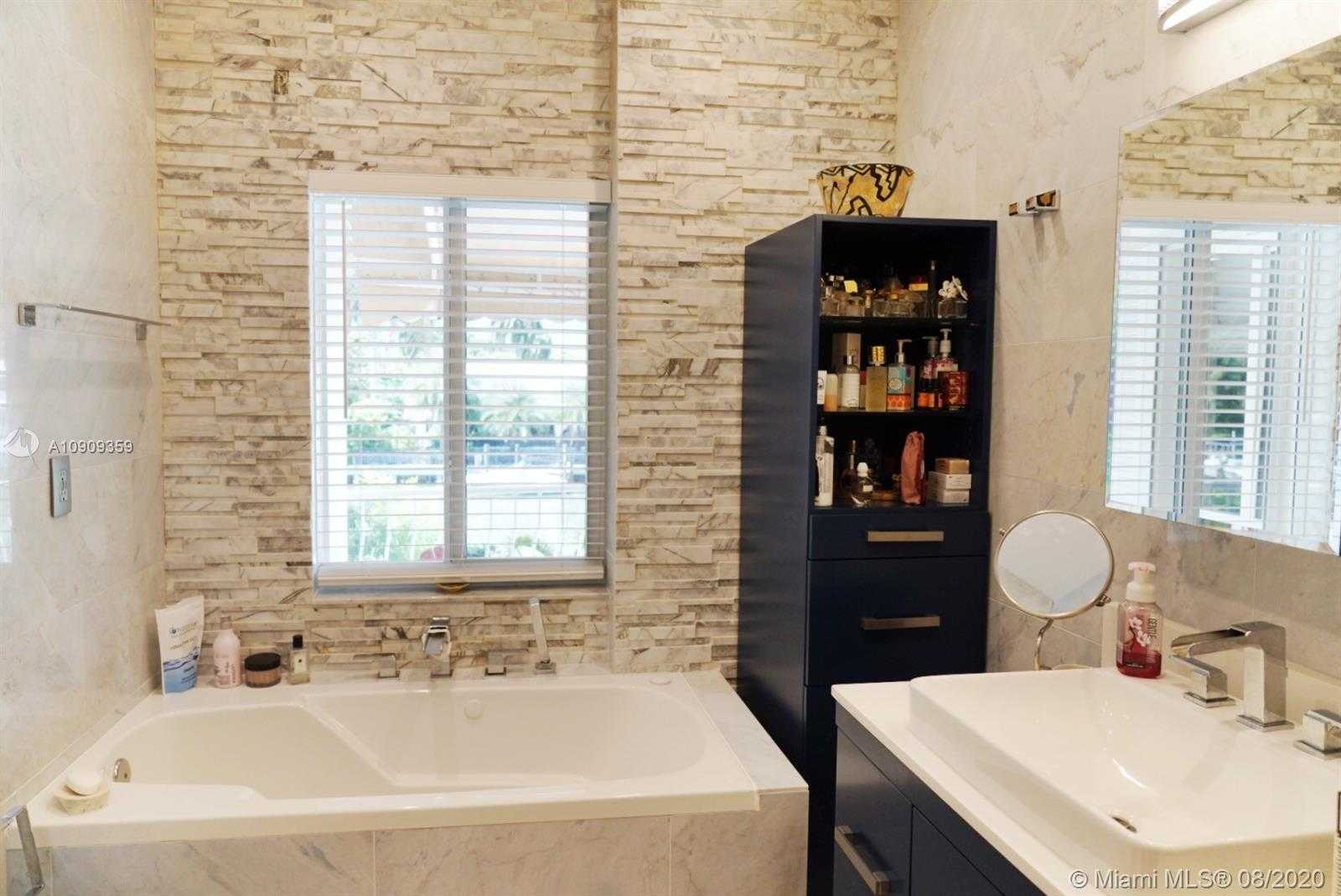 Small Image of 1775 WEST 24TH ST, Miami Beach Number 30