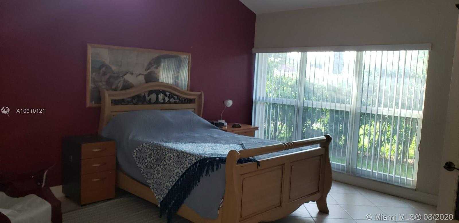 Small Image of 6205 WHITE OAK LN, Tamarac Number 10