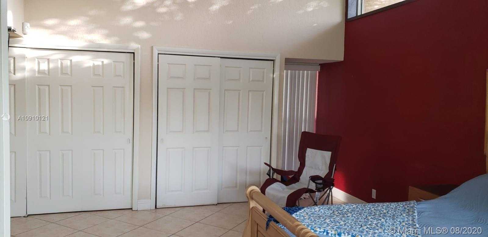 Small Image of 6205 WHITE OAK LN, Tamarac Number 11