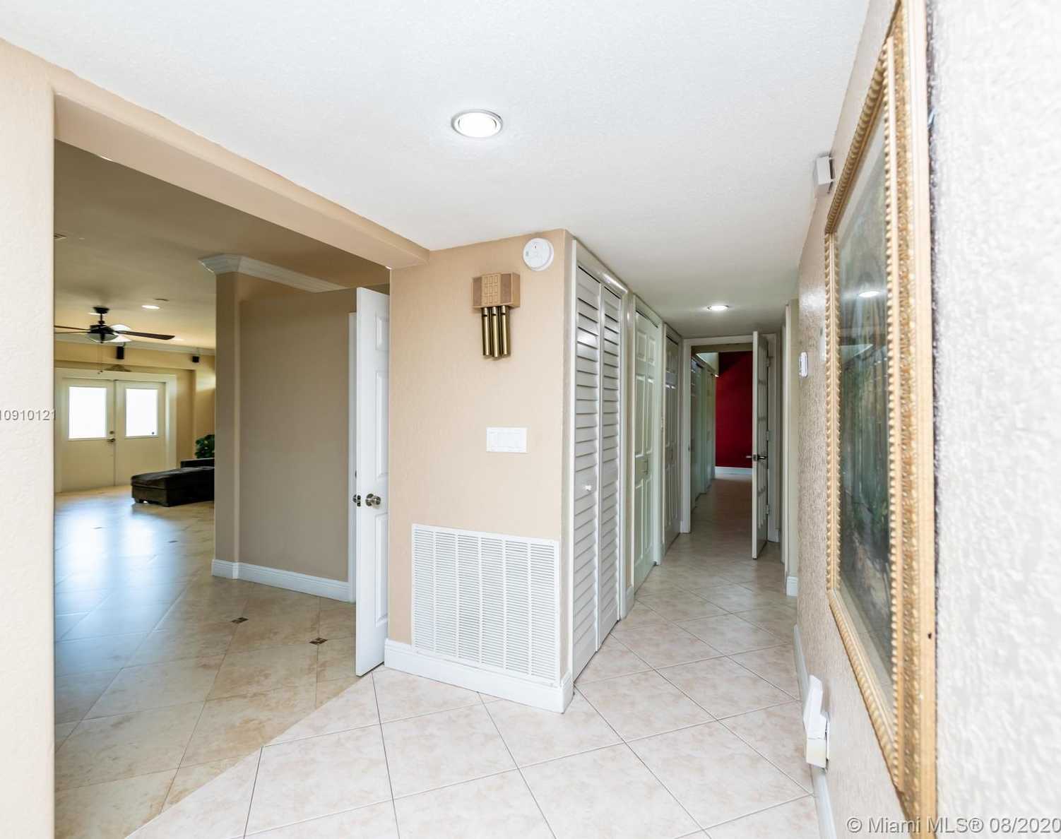 Small Image of 6205 WHITE OAK LN, Tamarac Number 19