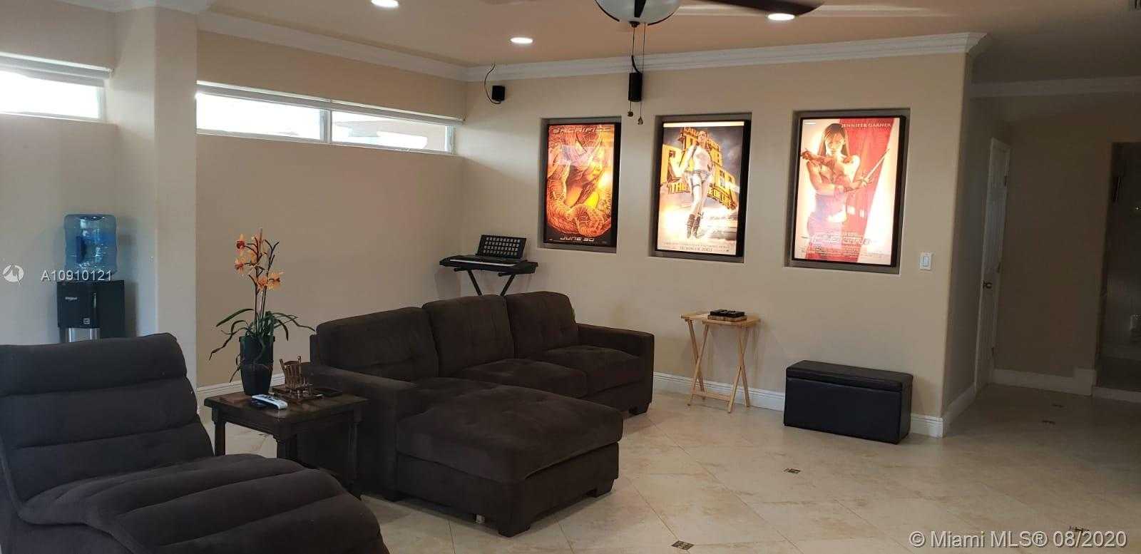 Small Image of 6205 WHITE OAK LN, Tamarac Number 2