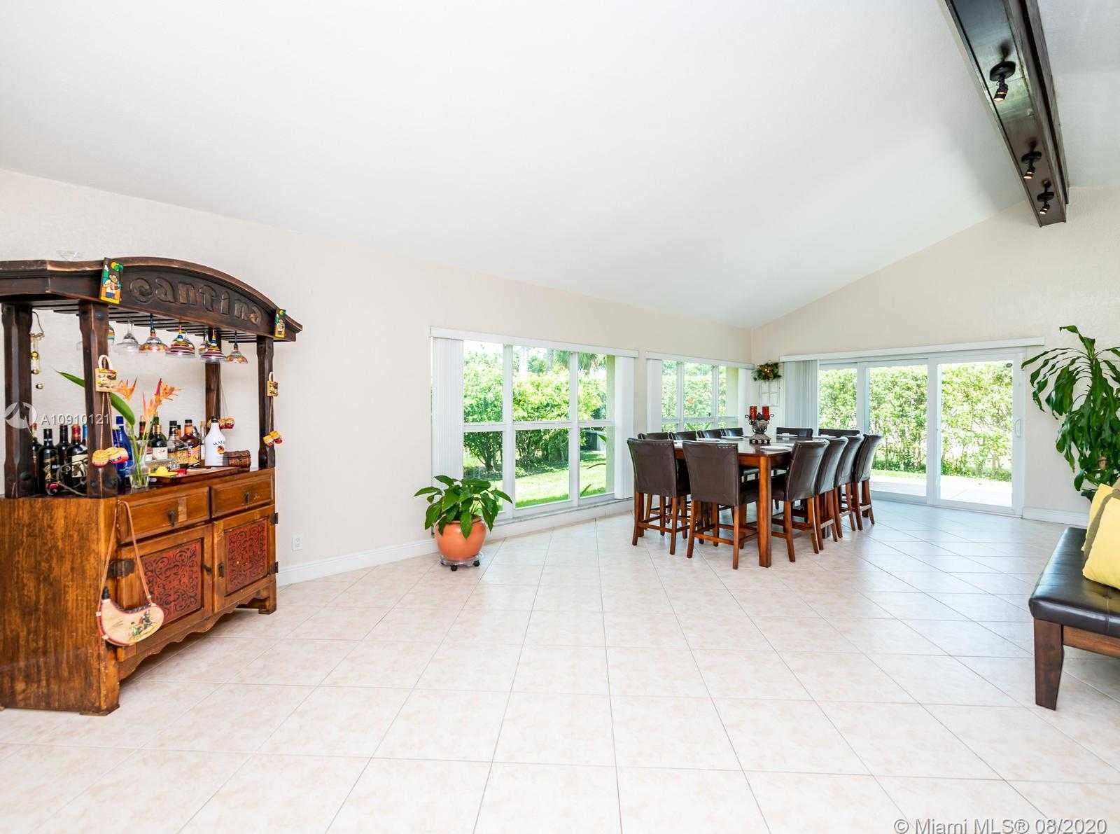 Small Image of 6205 WHITE OAK LN, Tamarac Number 20