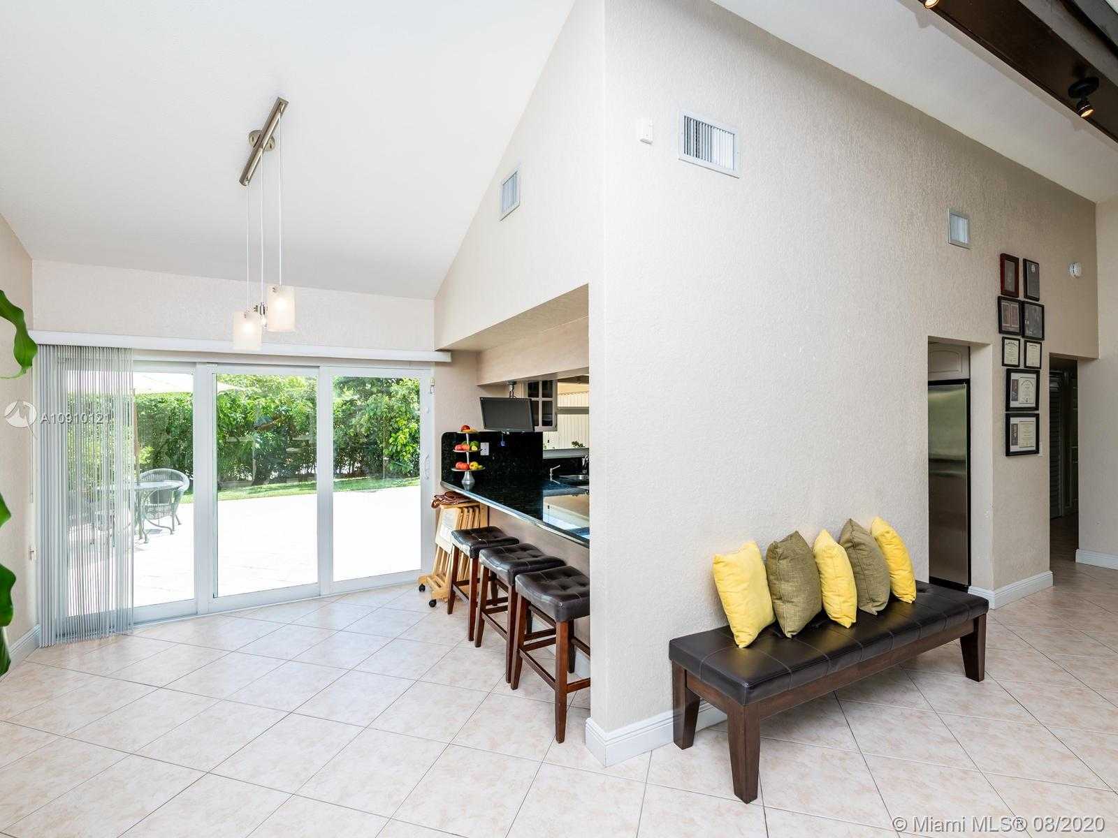 Small Image of 6205 WHITE OAK LN, Tamarac Number 27