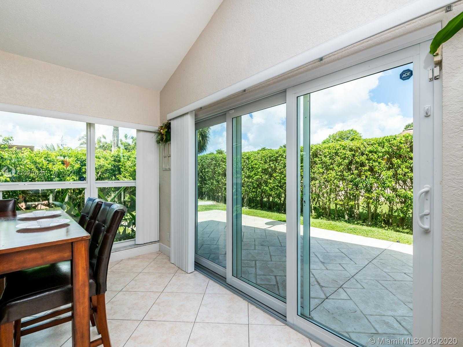 Small Image of 6205 WHITE OAK LN, Tamarac Number 28