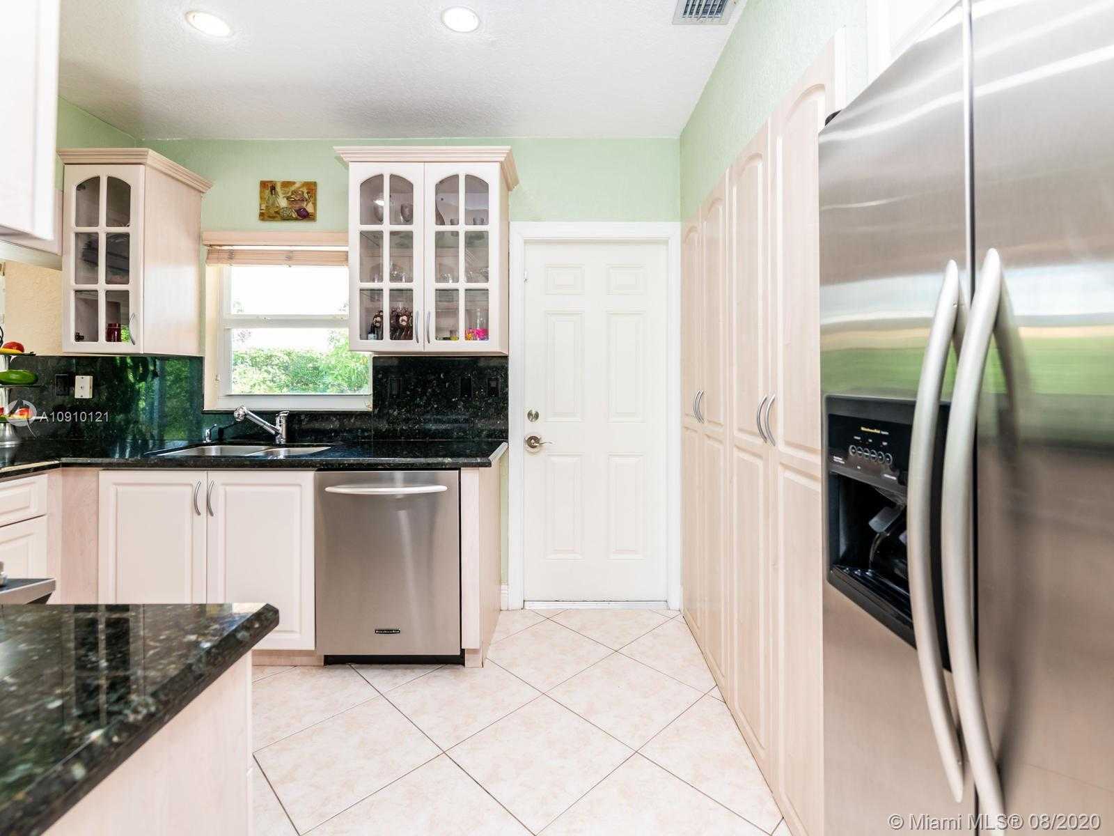 Small Image of 6205 WHITE OAK LN, Tamarac Number 32