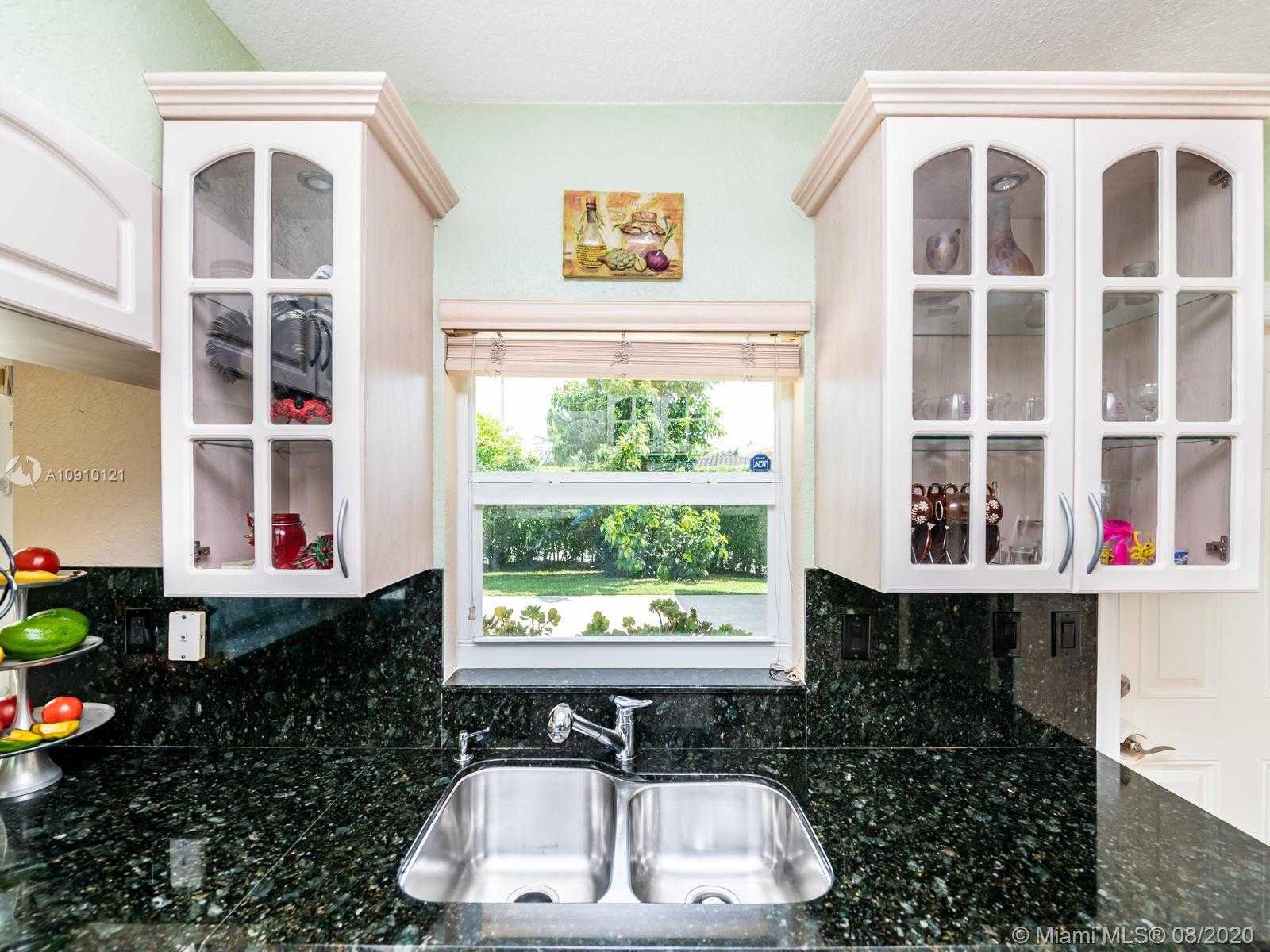 Small Image of 6205 WHITE OAK LN, Tamarac Number 37