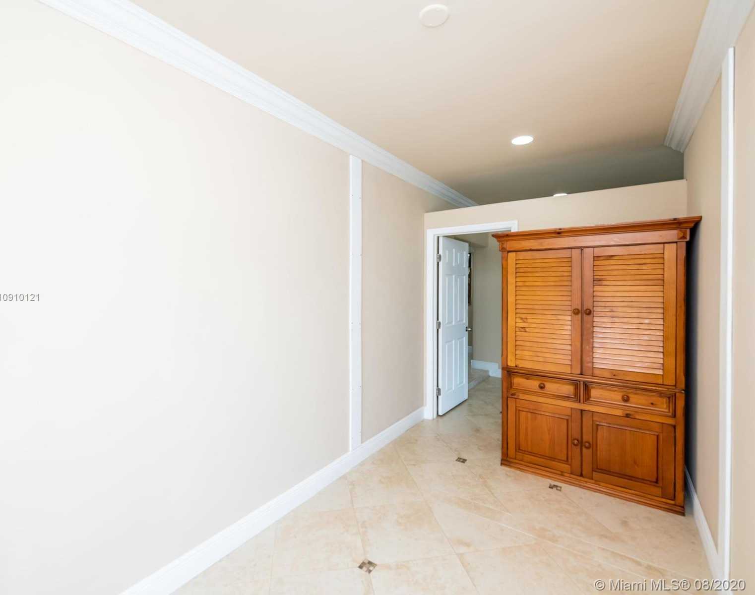 Small Image of 6205 WHITE OAK LN, Tamarac Number 41