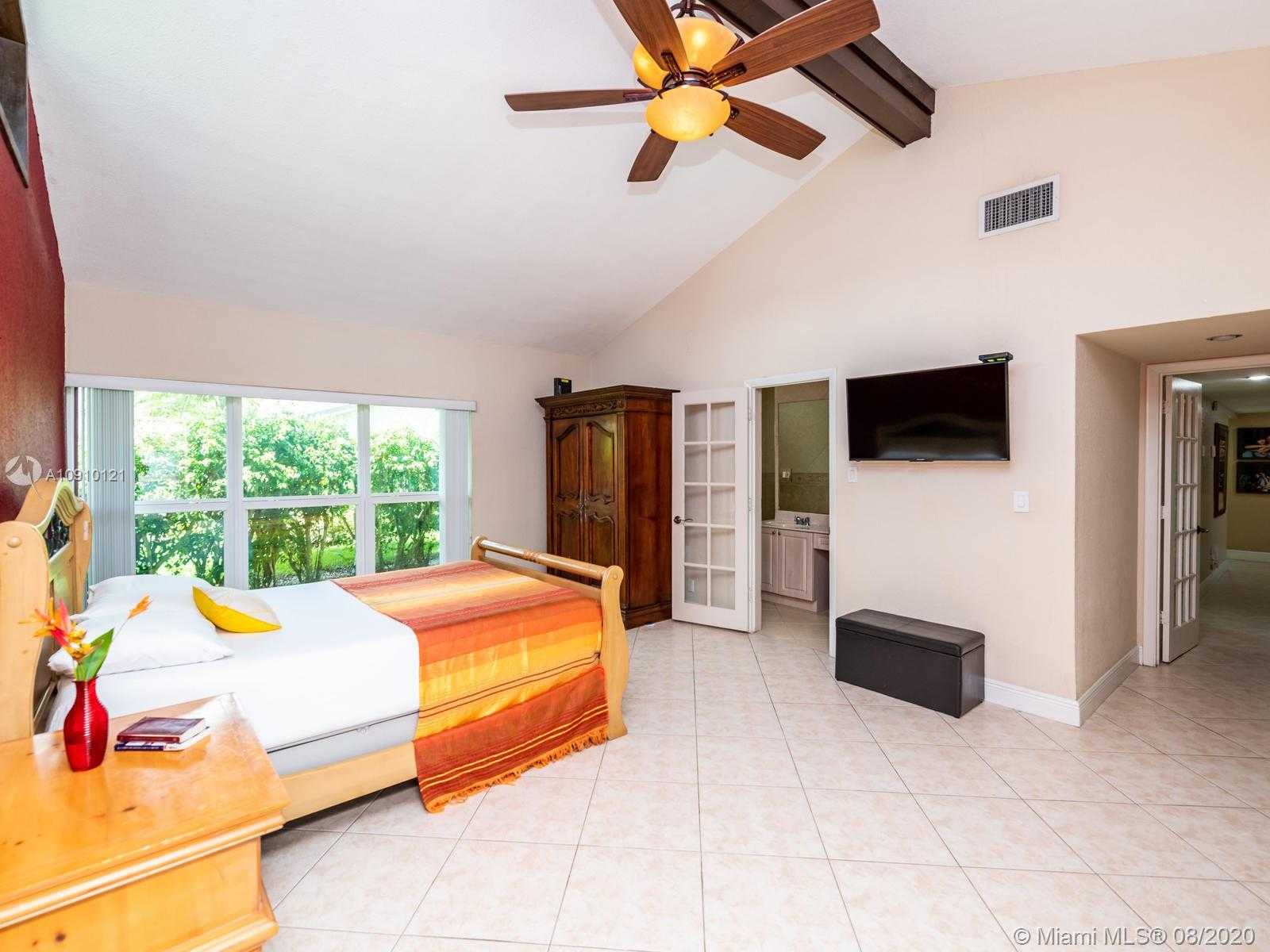 Small Image of 6205 WHITE OAK LN, Tamarac Number 43
