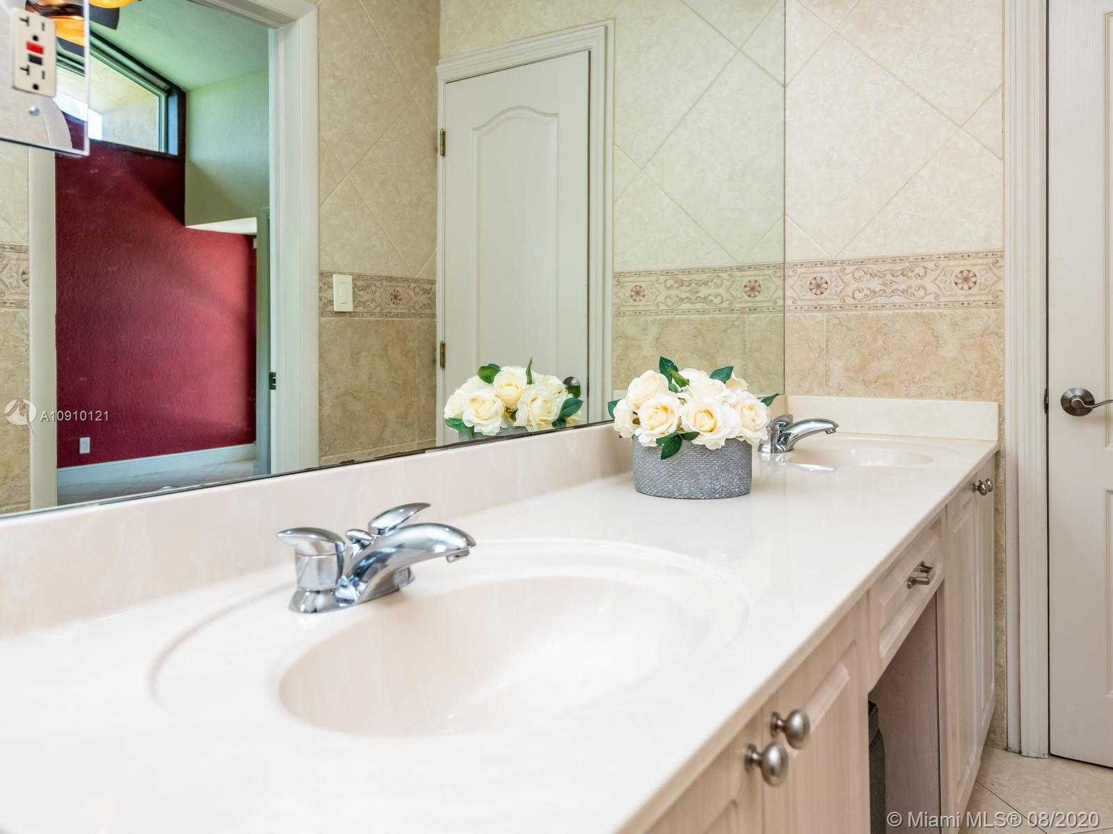 Small Image of 6205 WHITE OAK LN, Tamarac Number 49