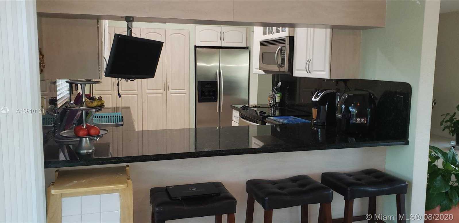 Small Image of 6205 WHITE OAK LN, Tamarac Number 5