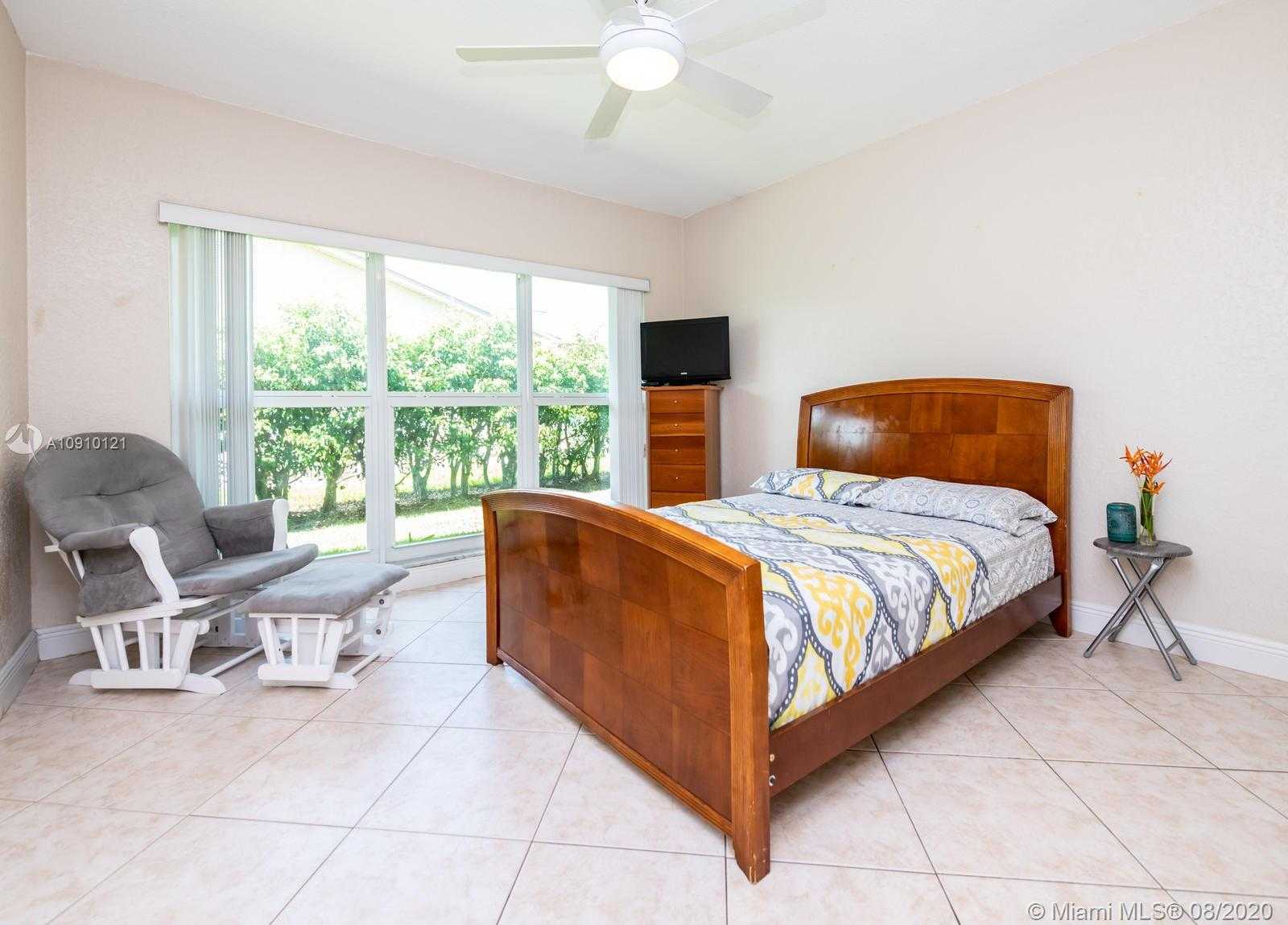 Small Image of 6205 WHITE OAK LN, Tamarac Number 50