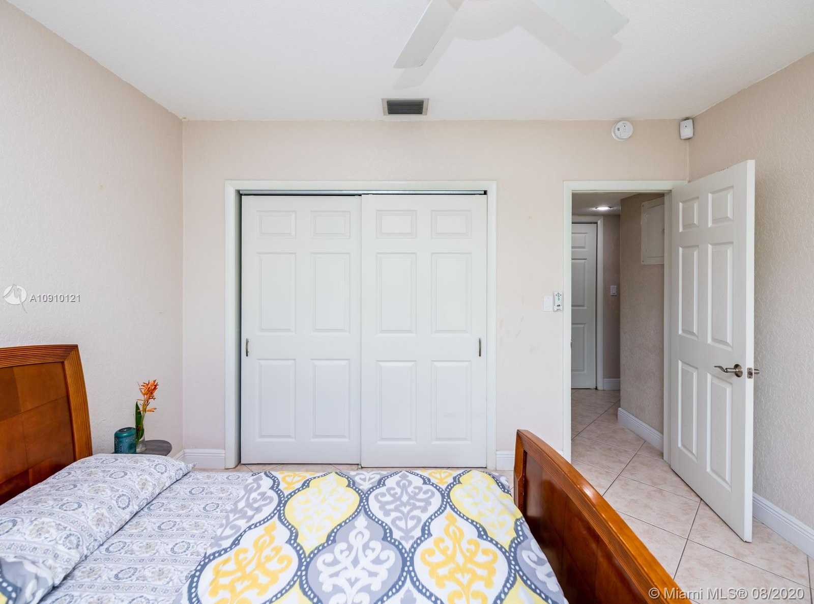 Small Image of 6205 WHITE OAK LN, Tamarac Number 51