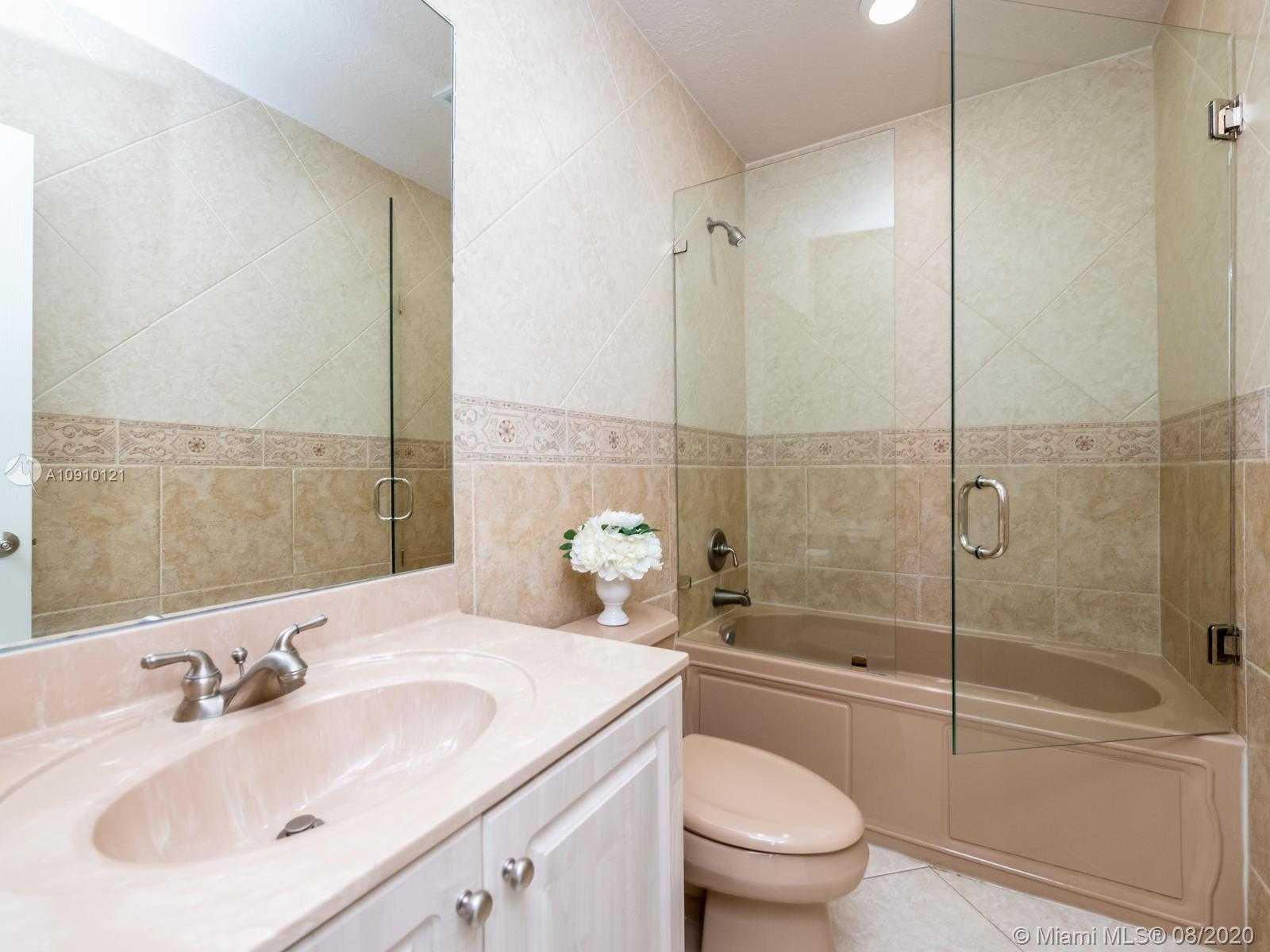 Small Image of 6205 WHITE OAK LN, Tamarac Number 52