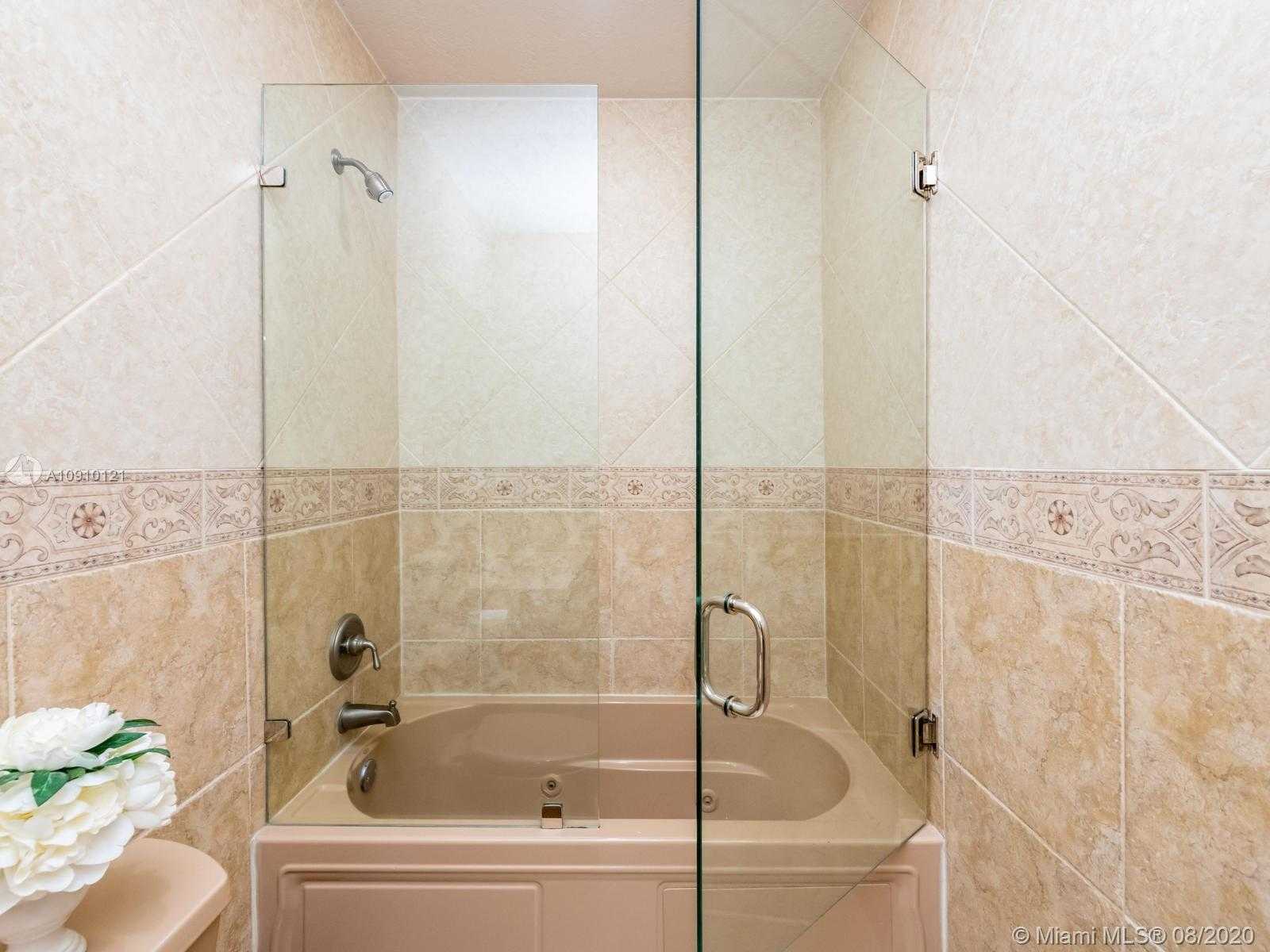 Small Image of 6205 WHITE OAK LN, Tamarac Number 53
