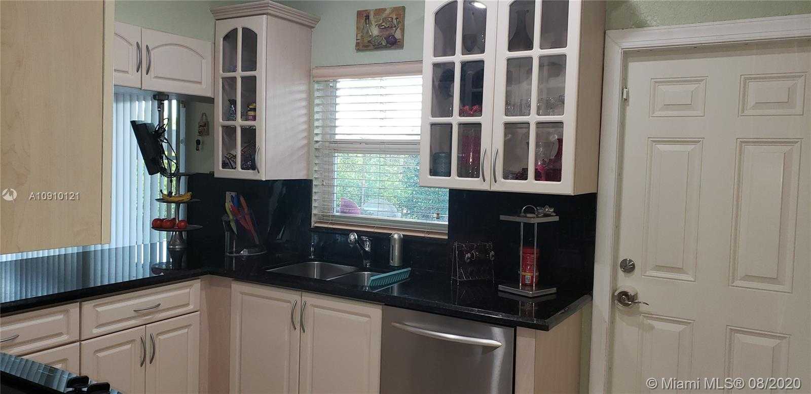 Small Image of 6205 WHITE OAK LN, Tamarac Number 6