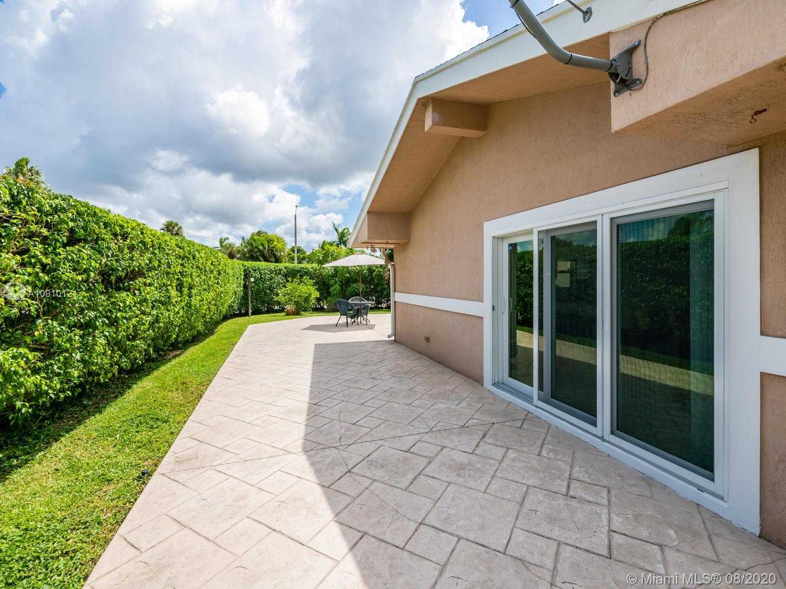 Small Image of 6205 WHITE OAK LN, Tamarac Number 64