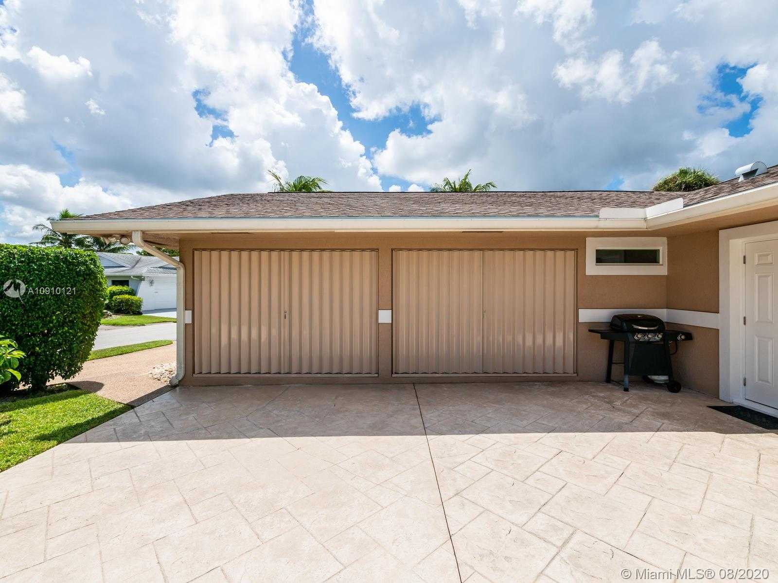 Small Image of 6205 WHITE OAK LN, Tamarac Number 65
