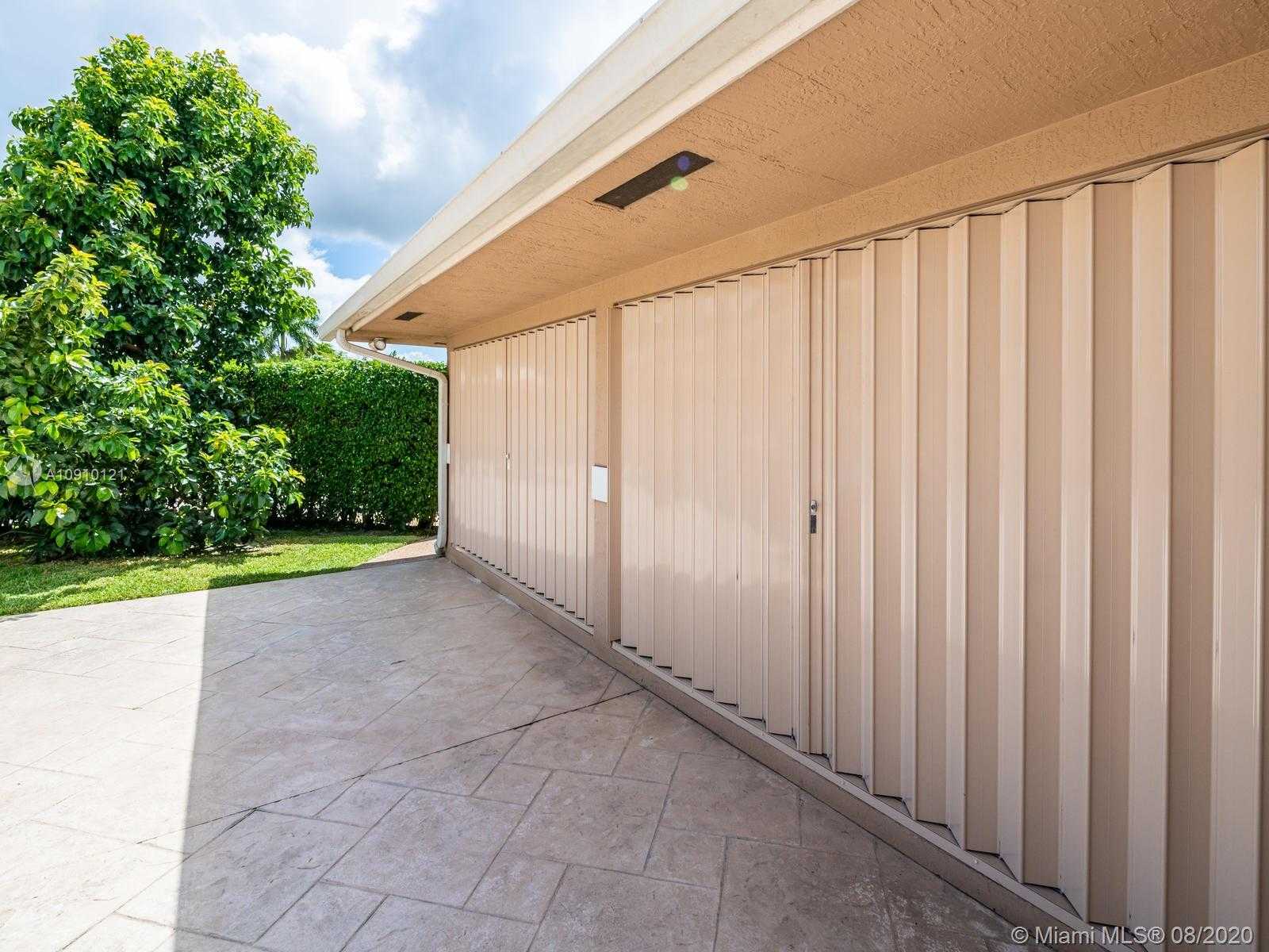 Small Image of 6205 WHITE OAK LN, Tamarac Number 66