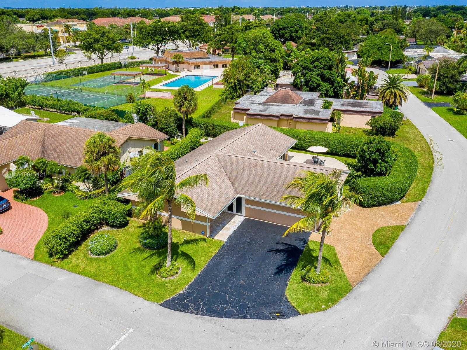 Small Image of 6205 WHITE OAK LN, Tamarac Number 71