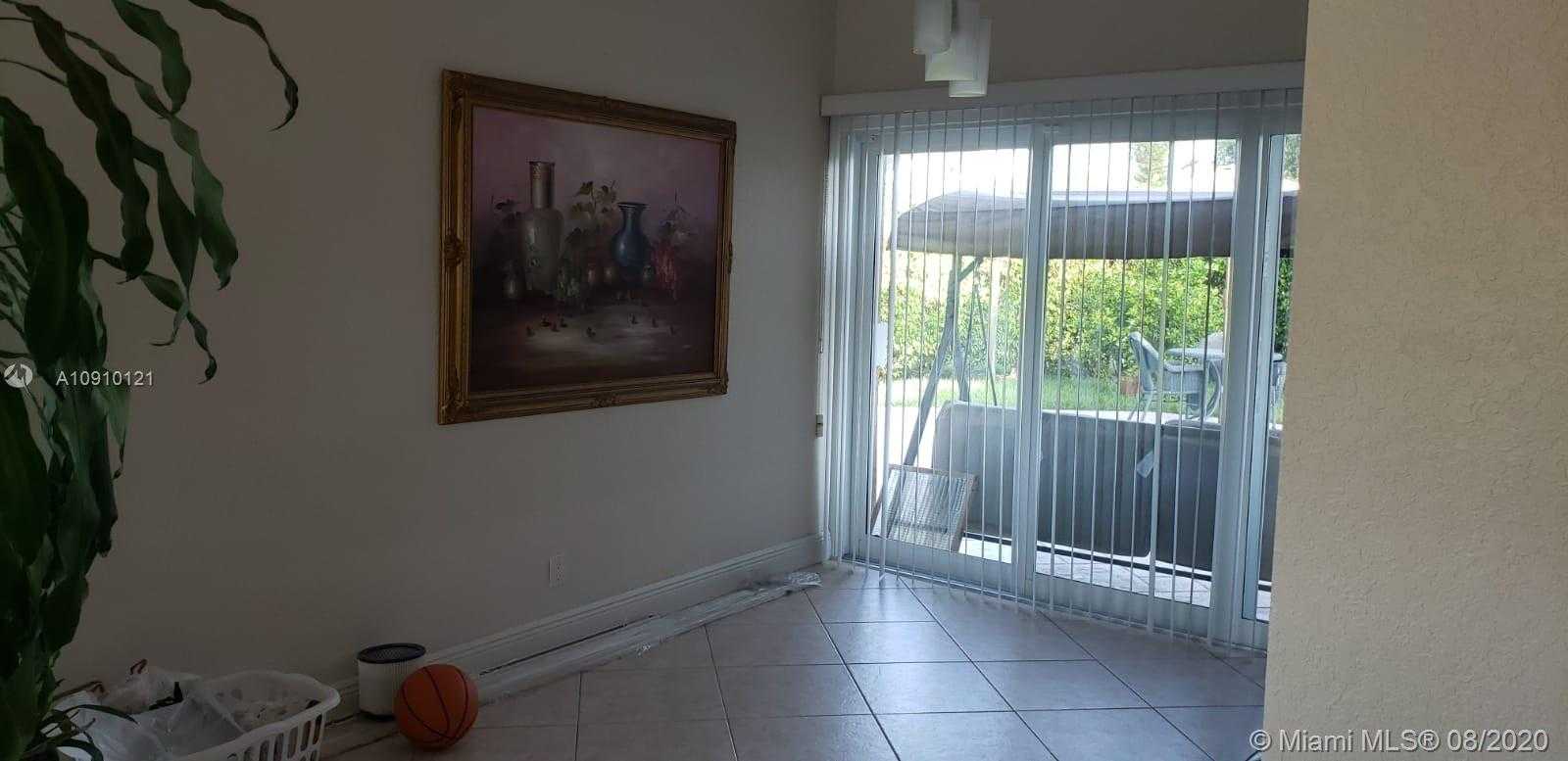 Small Image of 6205 WHITE OAK LN, Tamarac Number 8