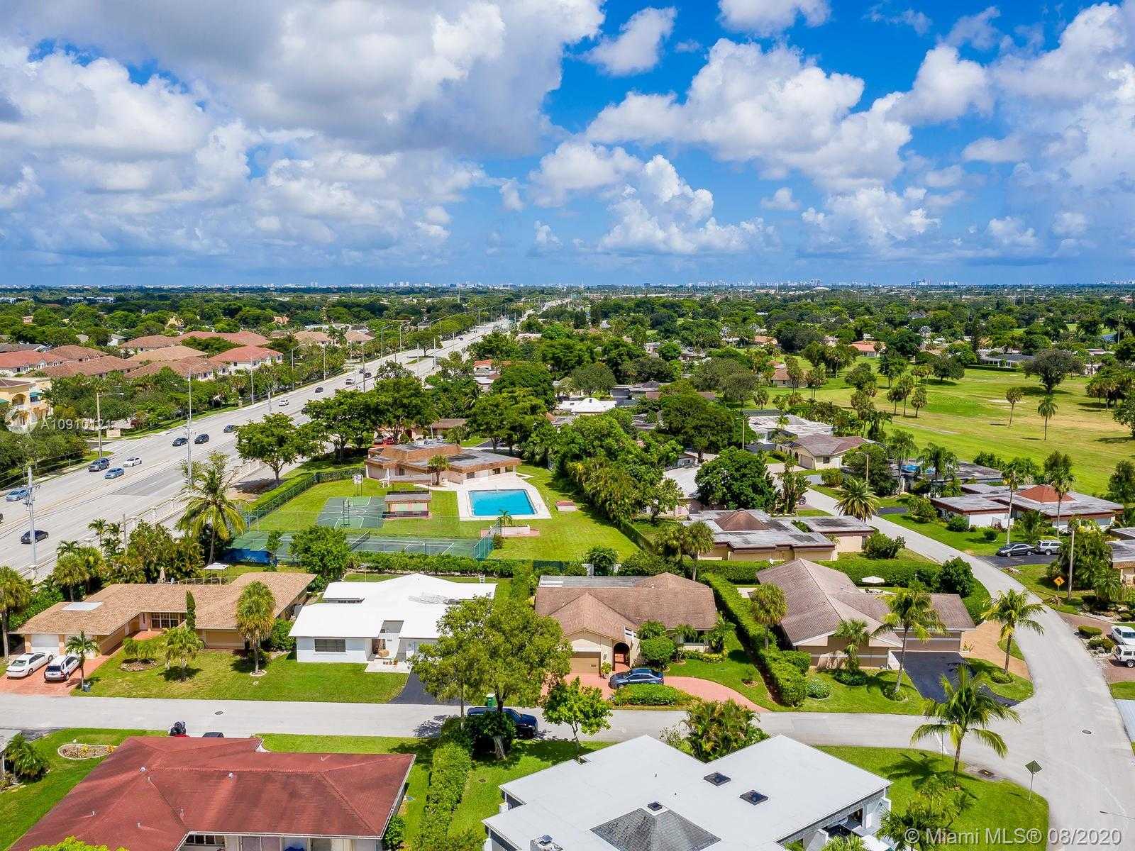 Small Image of 6205 WHITE OAK LN, Tamarac Number 89