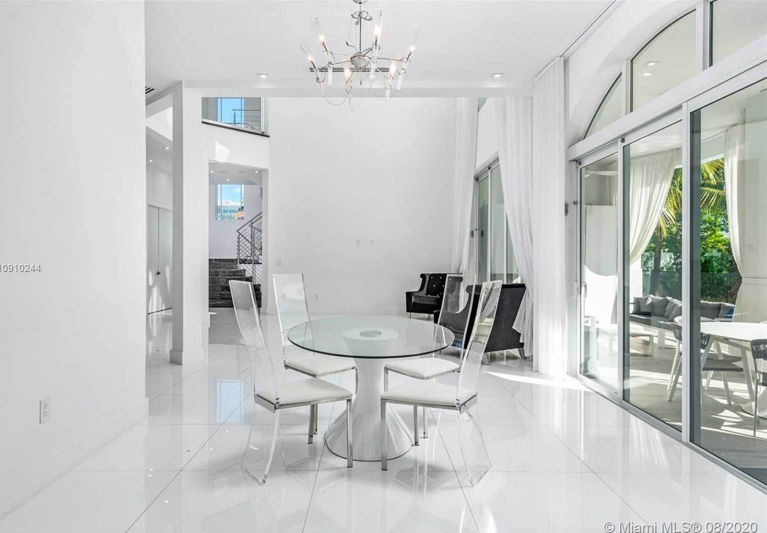 Small Image of 16444 NE 33rd Ave, North Miami Beach, FL 33160, USA Number 18