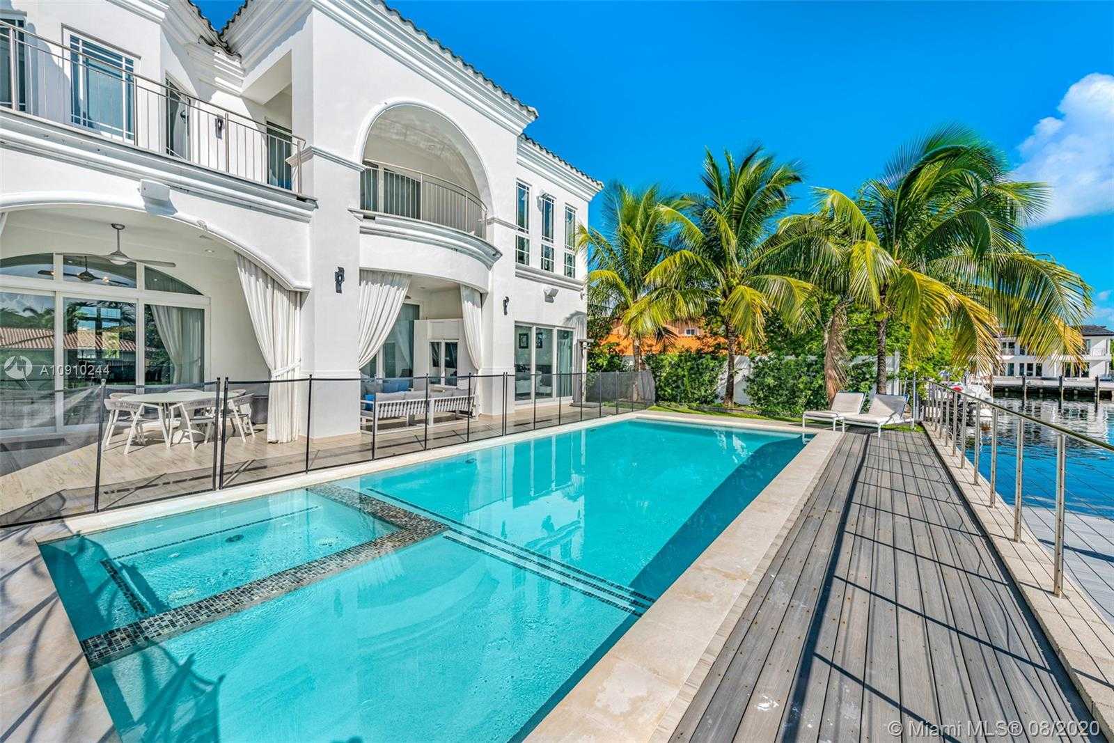 Small Image of 16444 NE 33rd Ave, North Miami Beach, FL 33160, USA Number 22