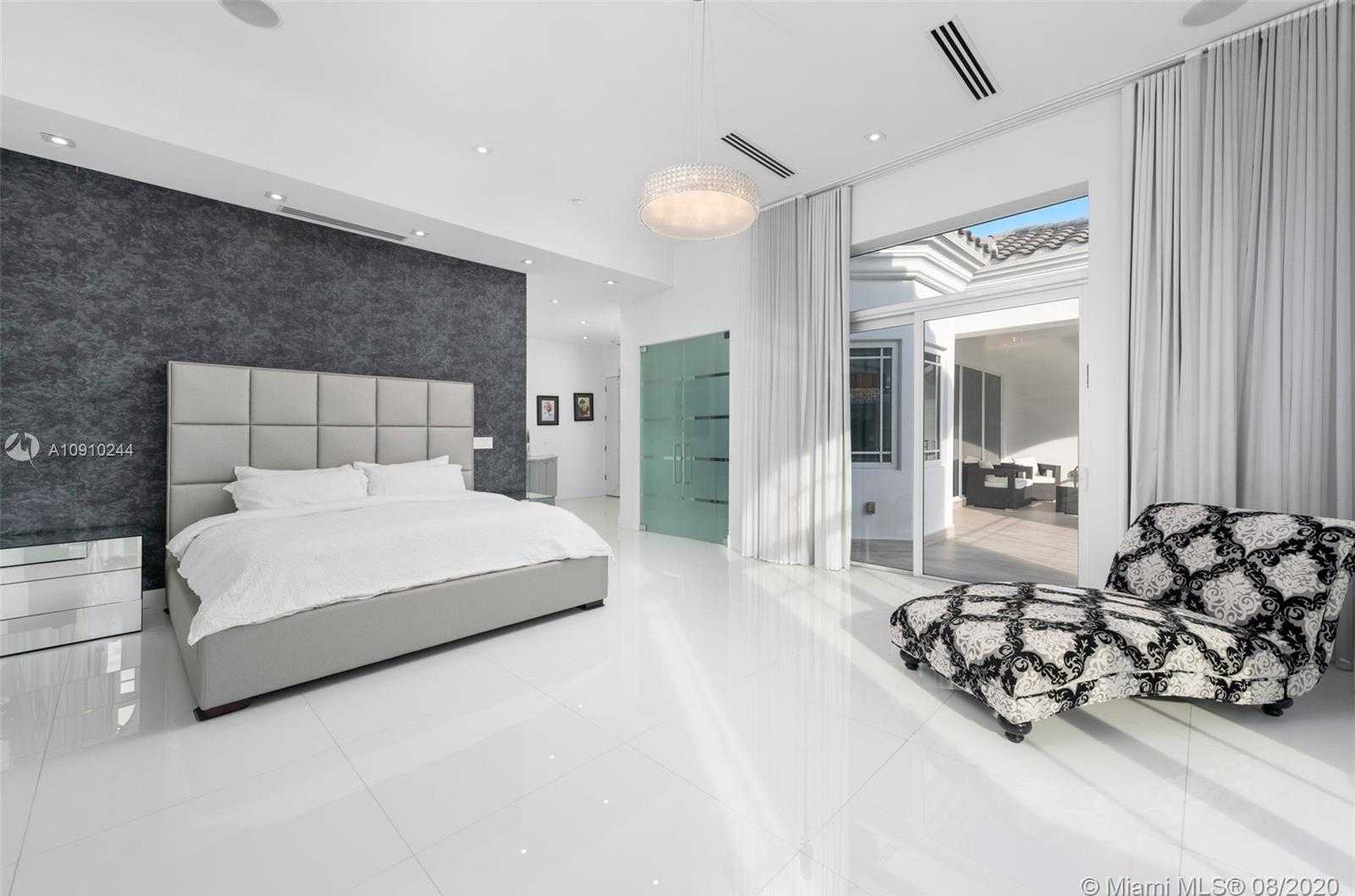Small Image of 16444 NE 33rd Ave, North Miami Beach, FL 33160, USA Number 29
