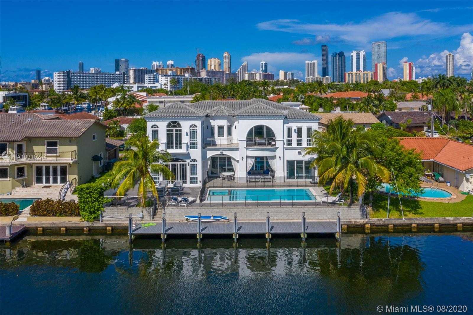 Small Image of 16444 NE 33rd Ave, North Miami Beach, FL 33160, USA Number 3