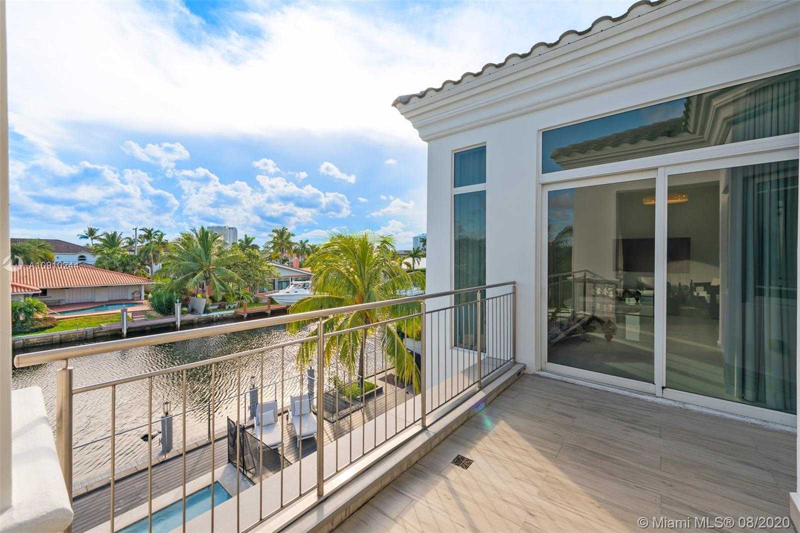 Small Image of 16444 NE 33rd Ave, North Miami Beach, FL 33160, USA Number 34