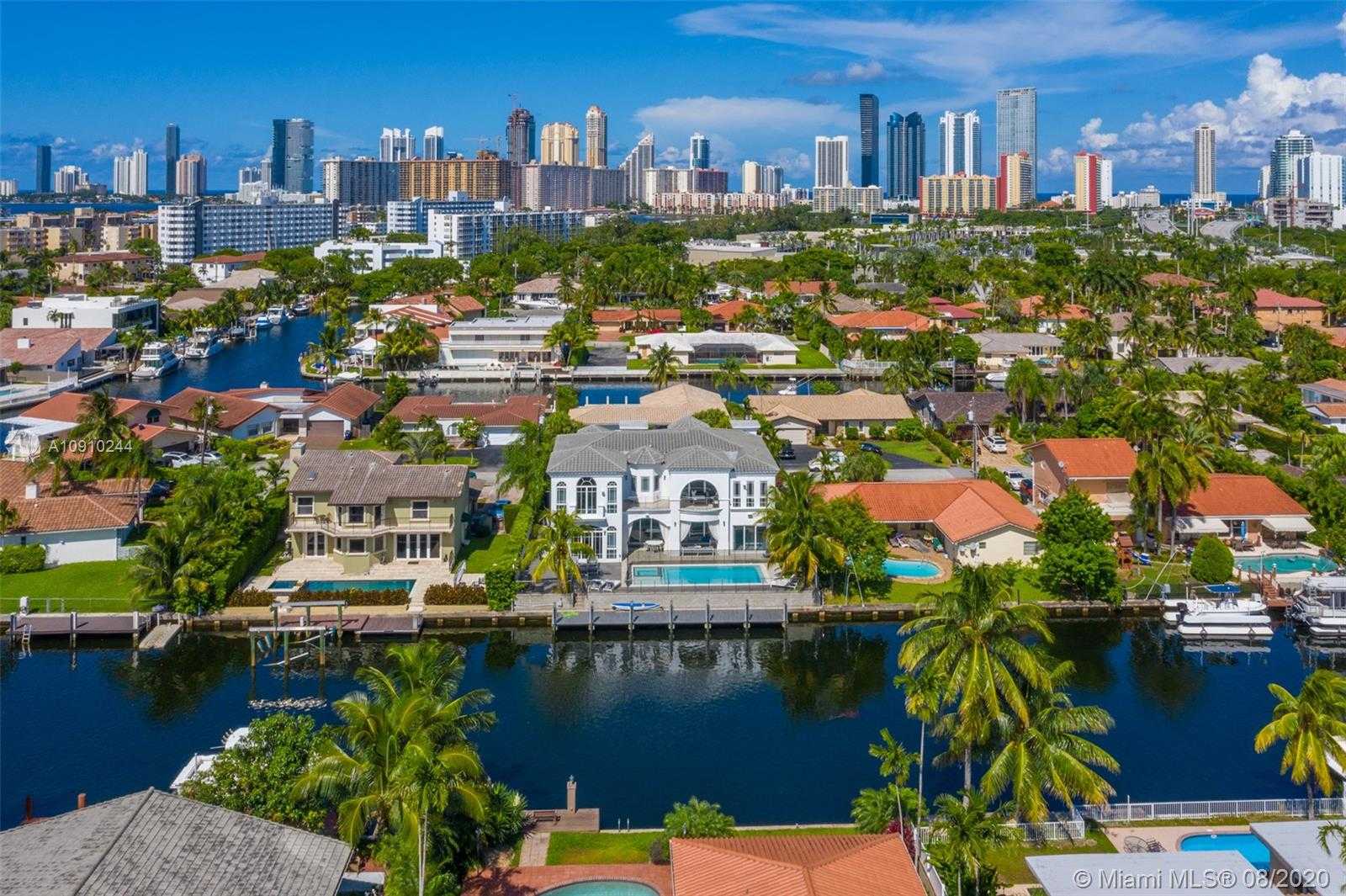 Small Image of 16444 NE 33rd Ave, North Miami Beach, FL 33160, USA Number 4