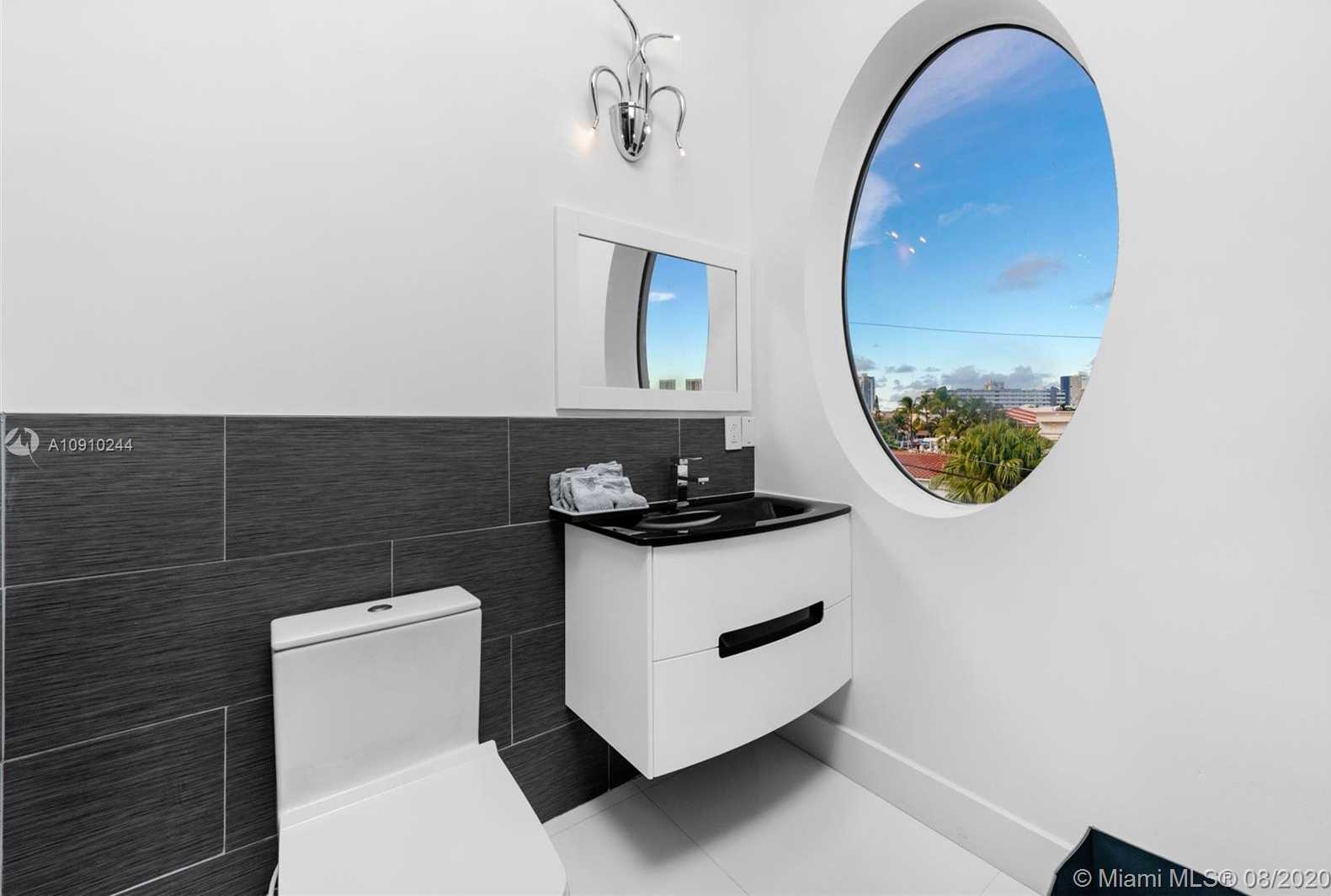 Small Image of 16444 NE 33rd Ave, North Miami Beach, FL 33160, USA Number 41