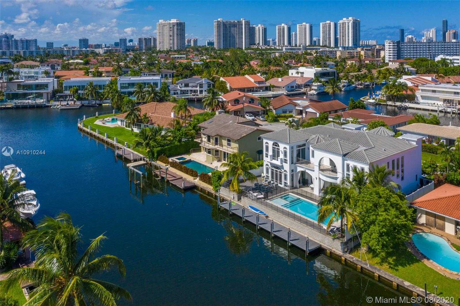 Small Image of 16444 NE 33rd Ave, North Miami Beach, FL 33160, USA Number 5