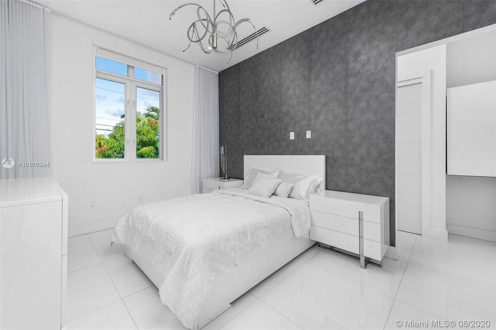 Small Image of 16444 NE 33rd Ave, North Miami Beach, FL 33160, USA Number 50